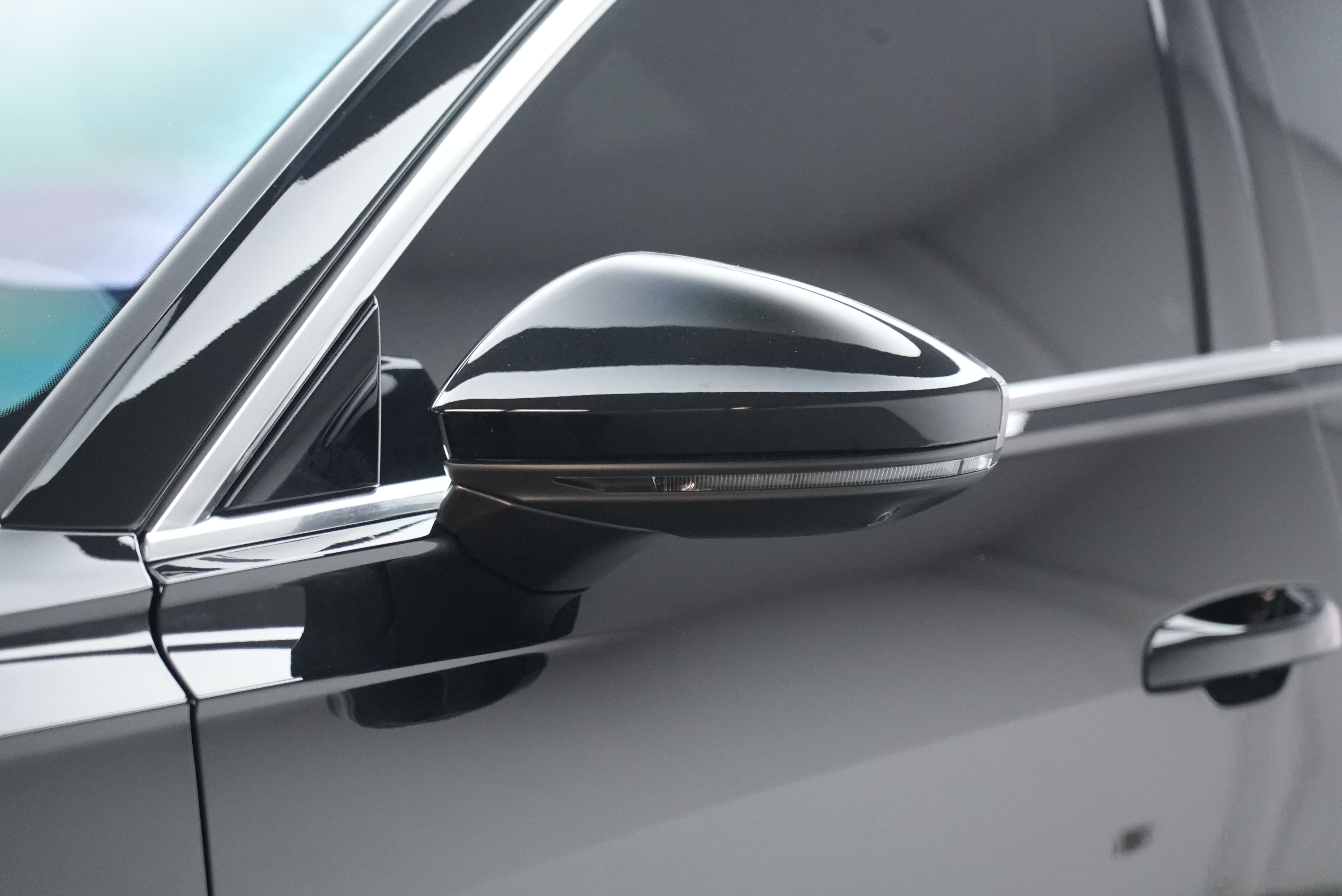Audi A6L 2025 car image #14