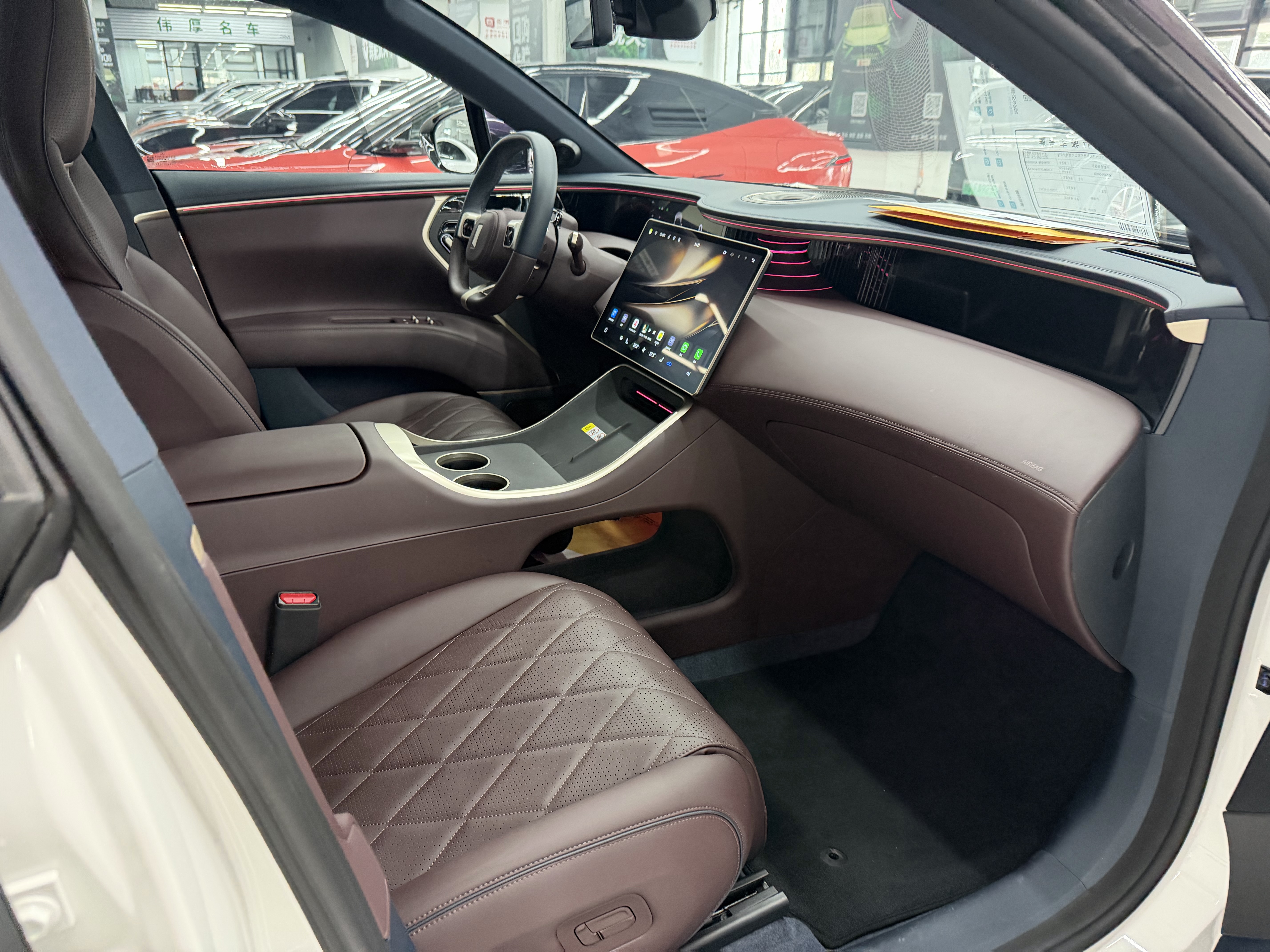 Avatr 11 2025 car image #14