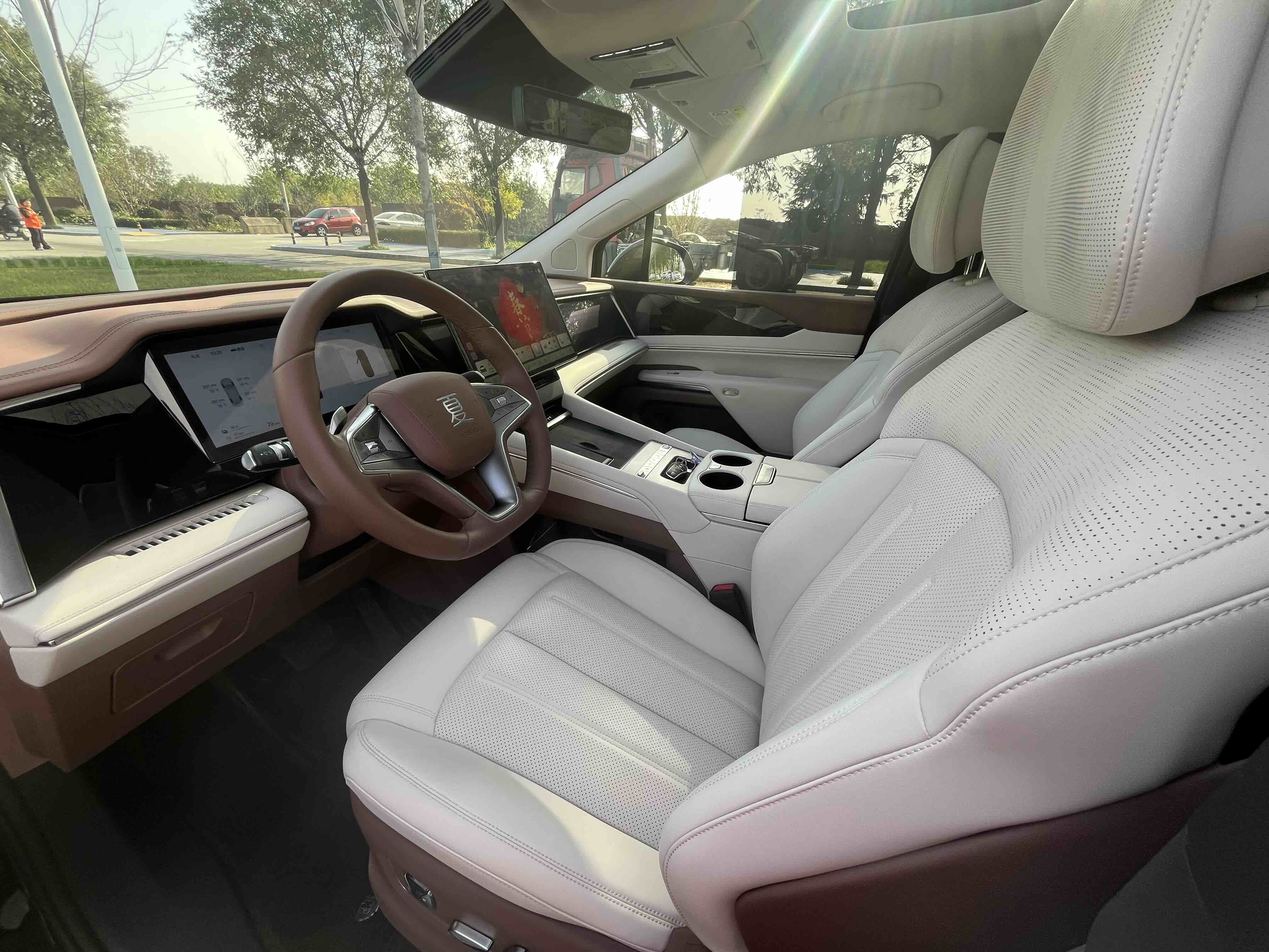 BYD Xia 2025 car image #14