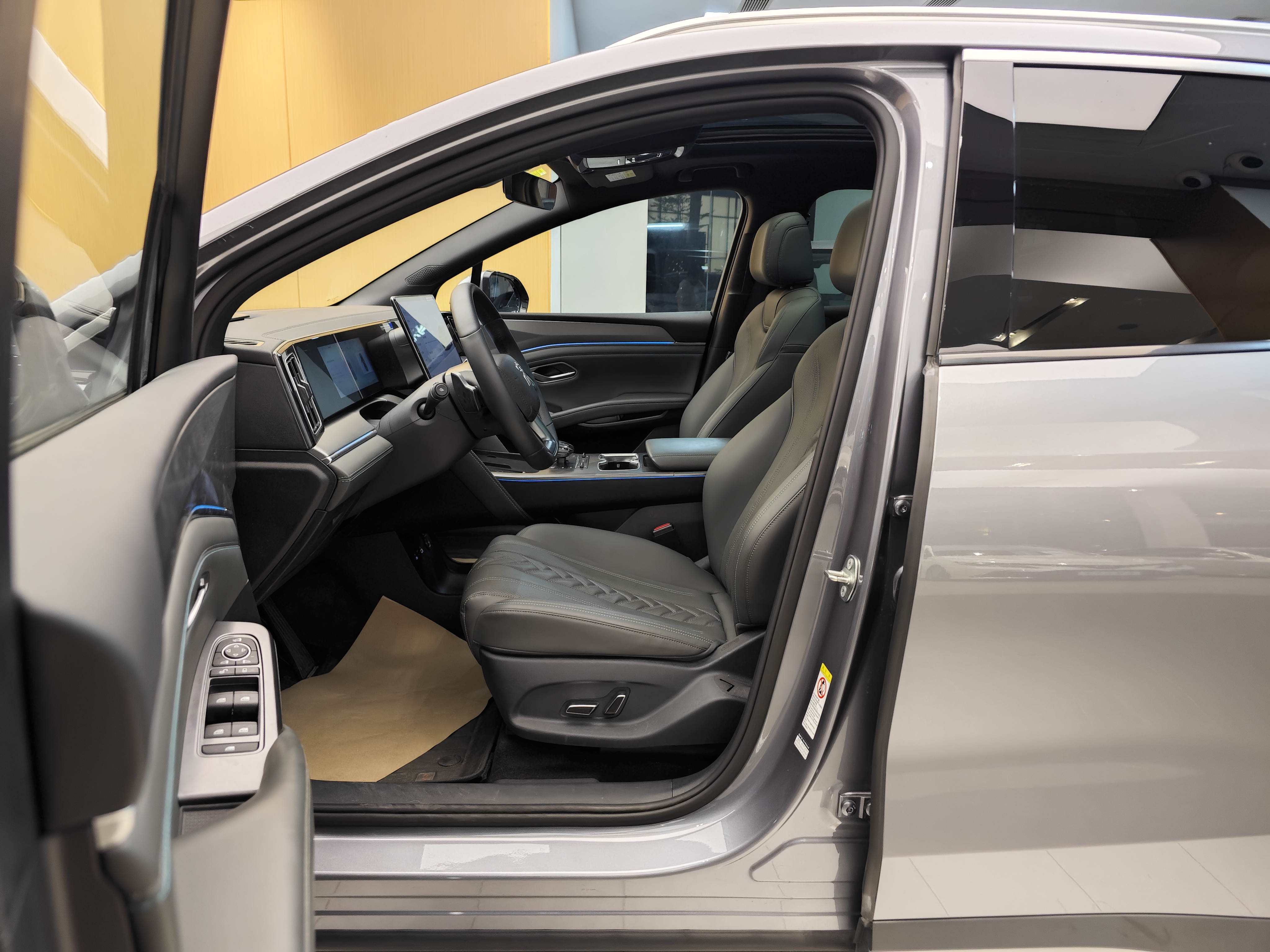 BYD SongL DM-i 2025 car image #14