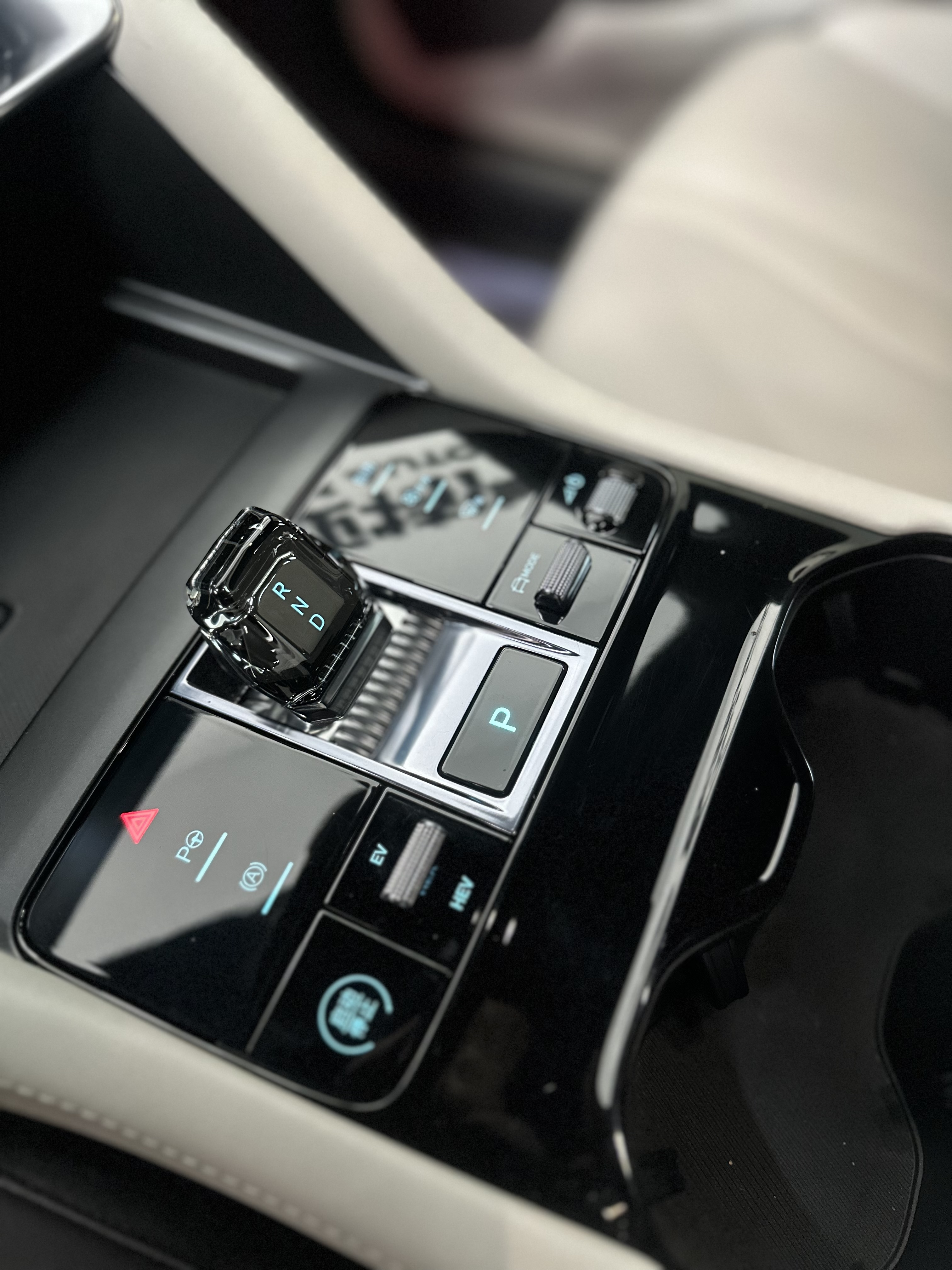 BYD Song Plus New Energy 2025 #14 BYD Song Plus New Energy 2025 car image #14