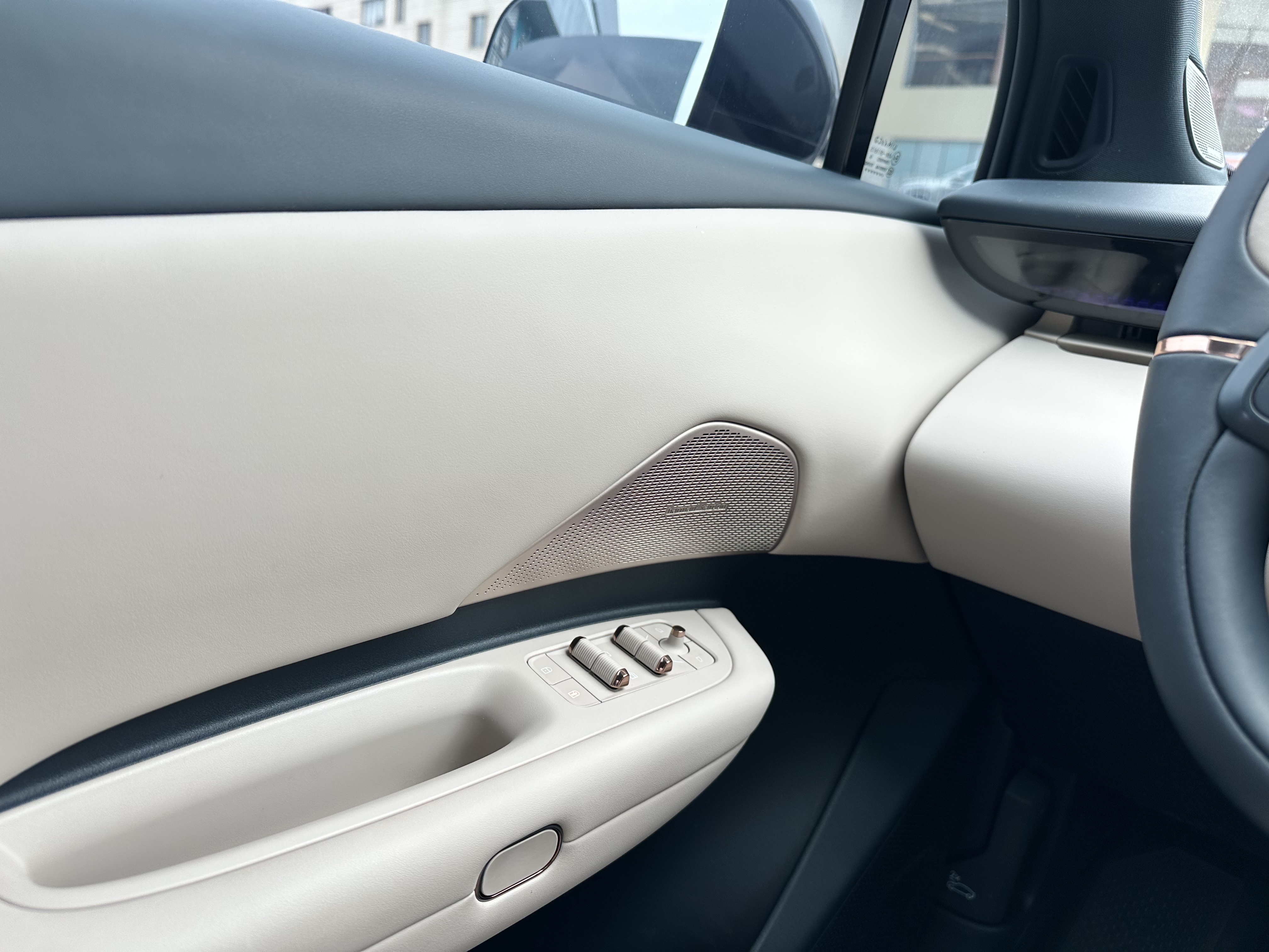 Lynk & Co Z20 2025 car image #14