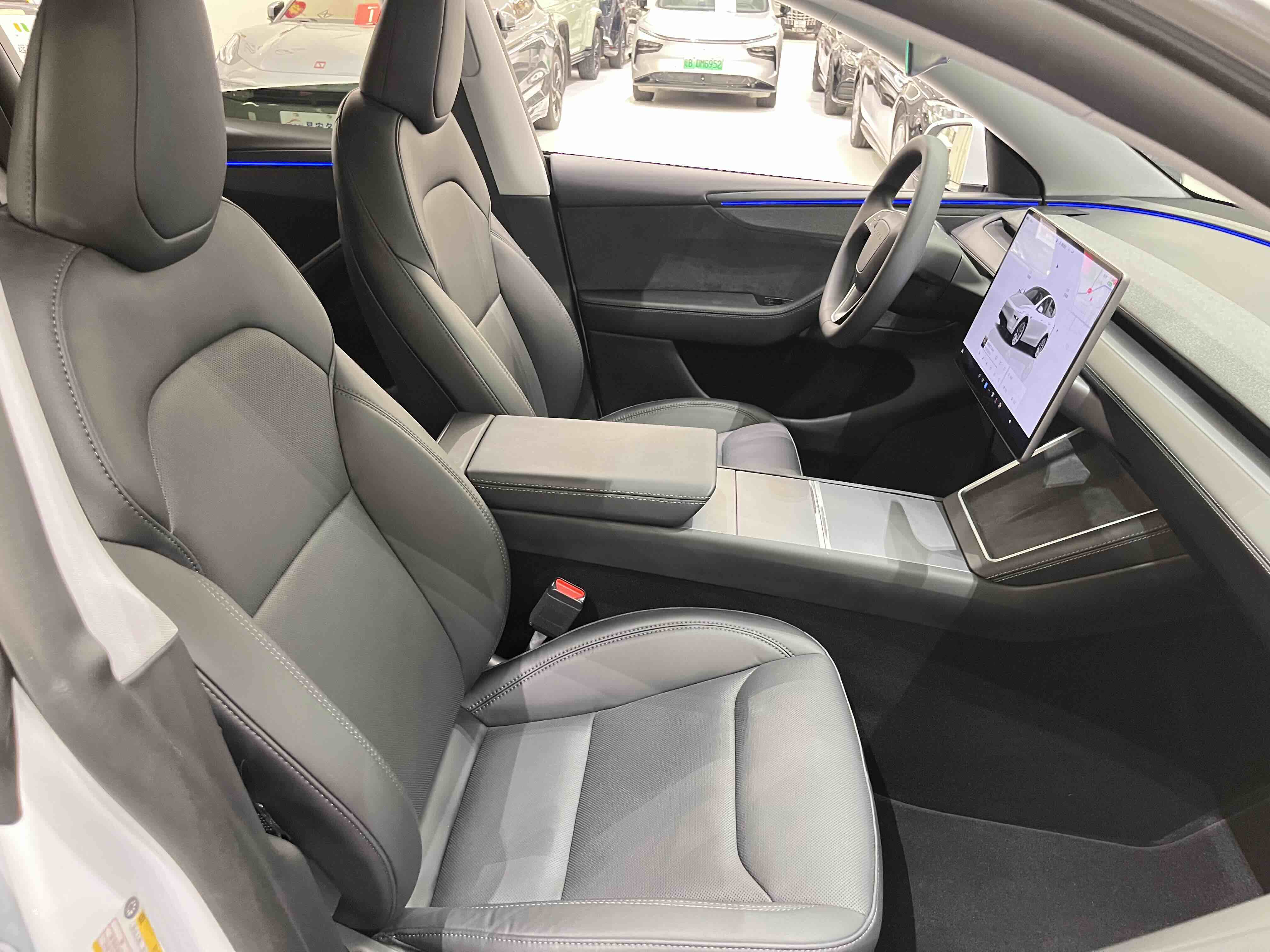 特斯拉 Model Y 2025 汽车图片 #14