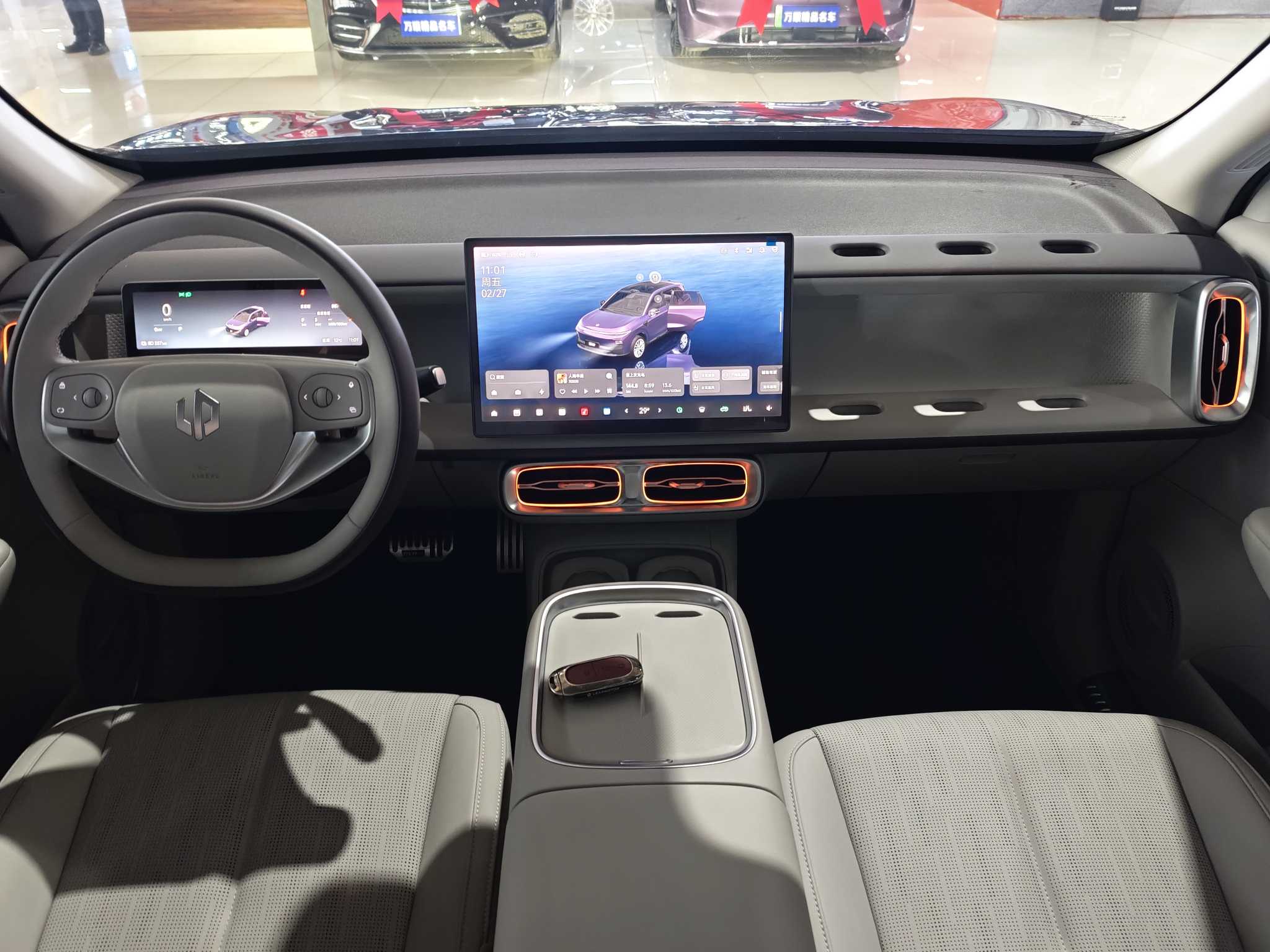 零跑汽车 零跑B10 2025 汽车图片 #14