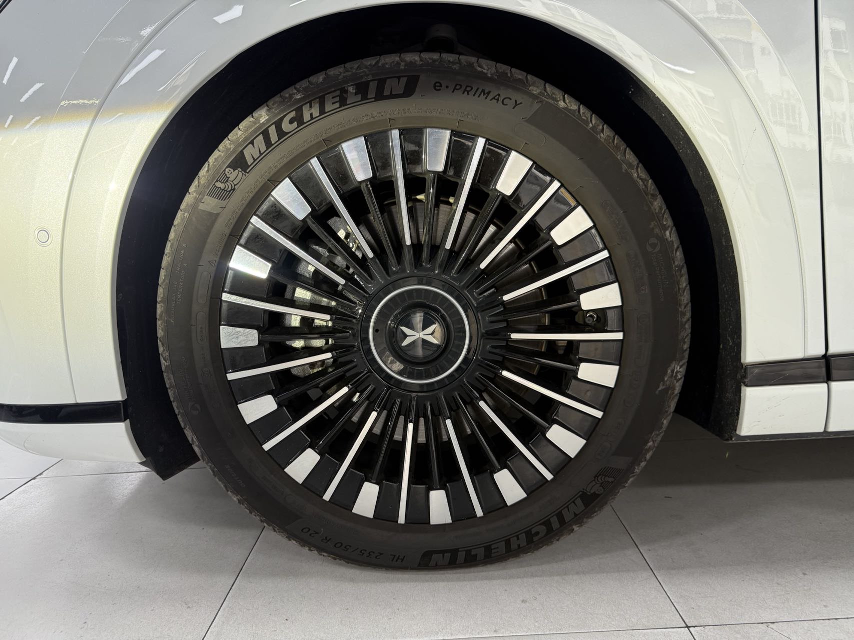 Xpeng X9 2025 immagine di auto #14