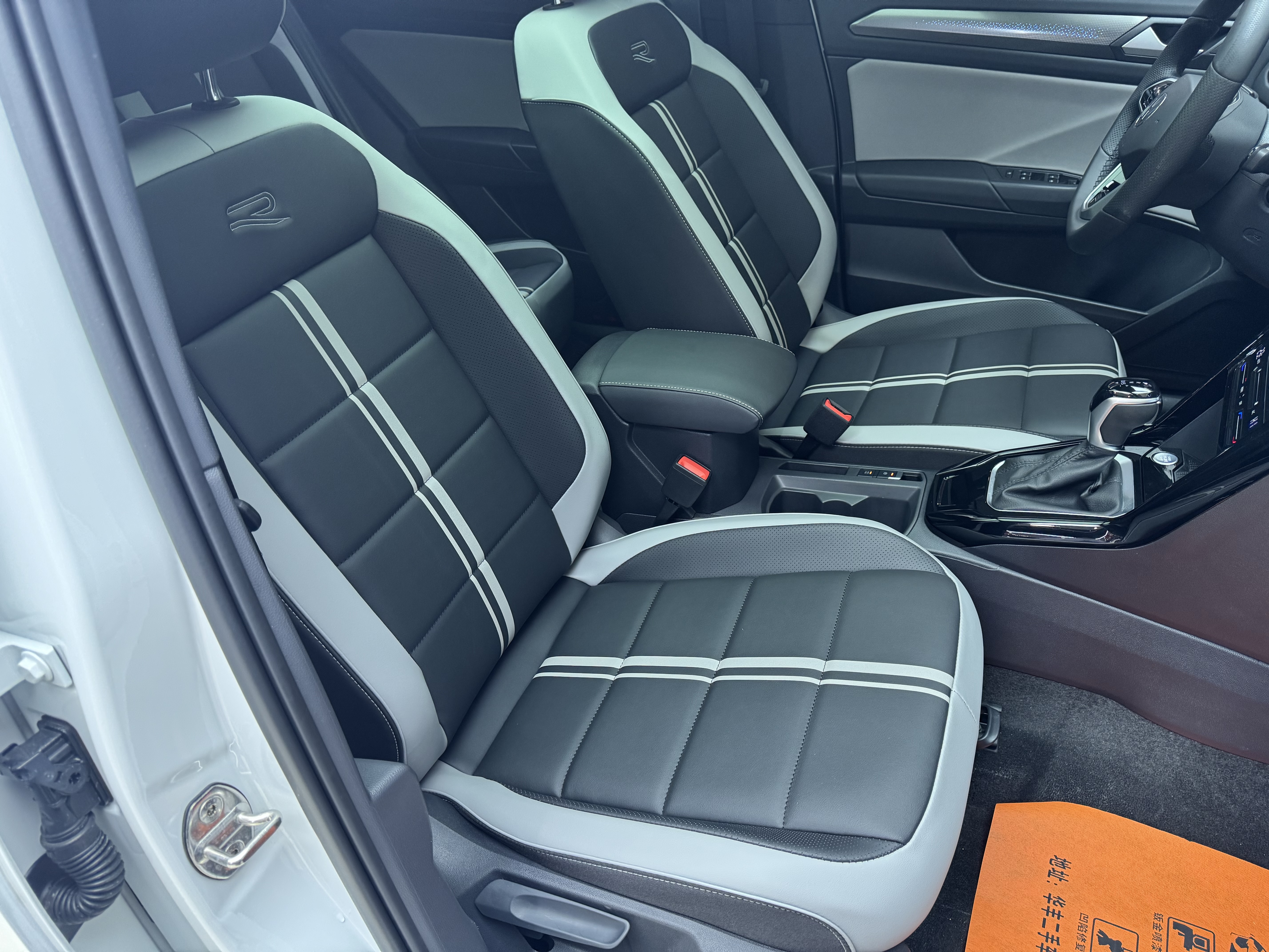 T-Roc 2025 car image #14