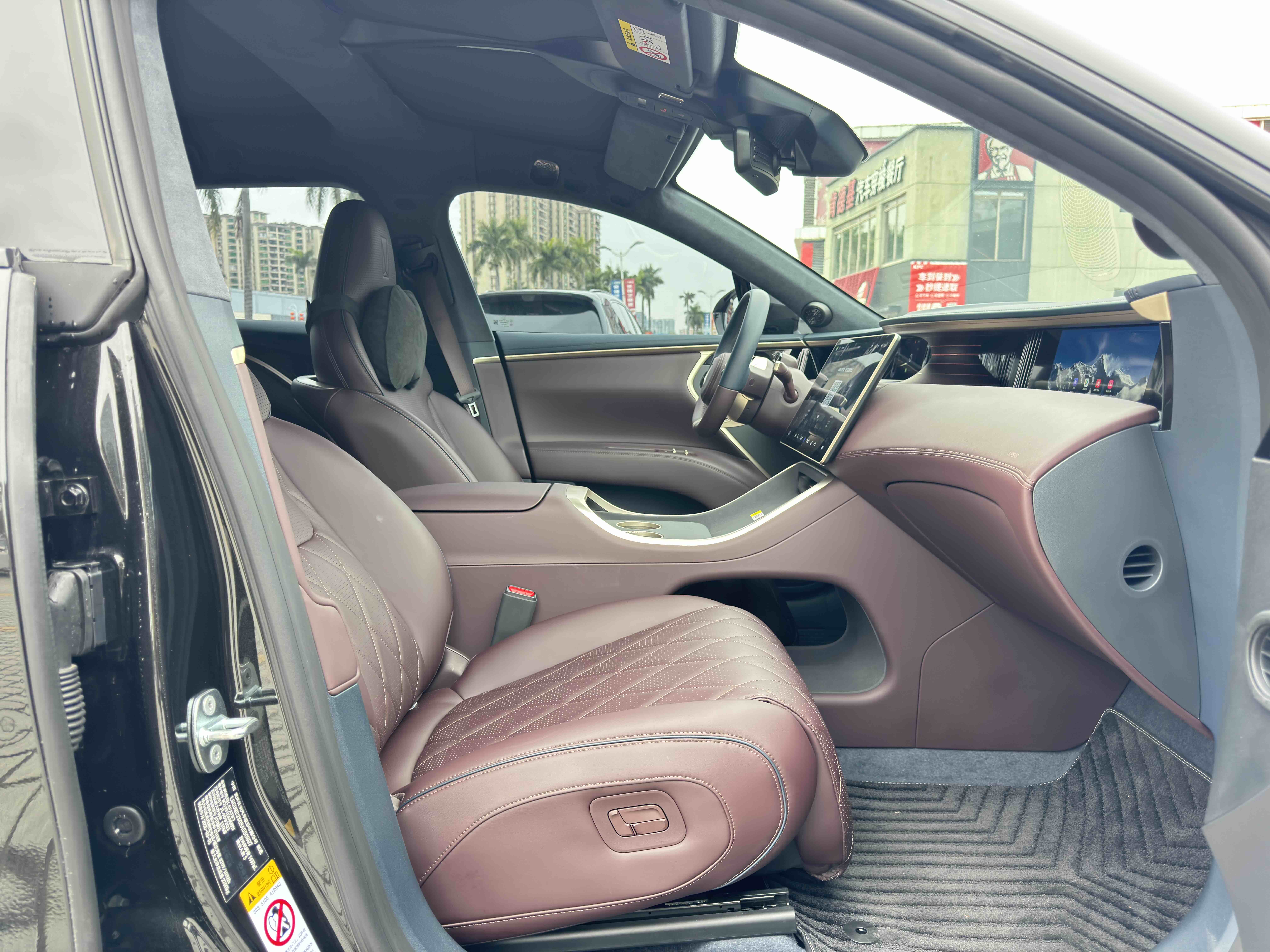 Avatr 11 2025 imagem de carro #14