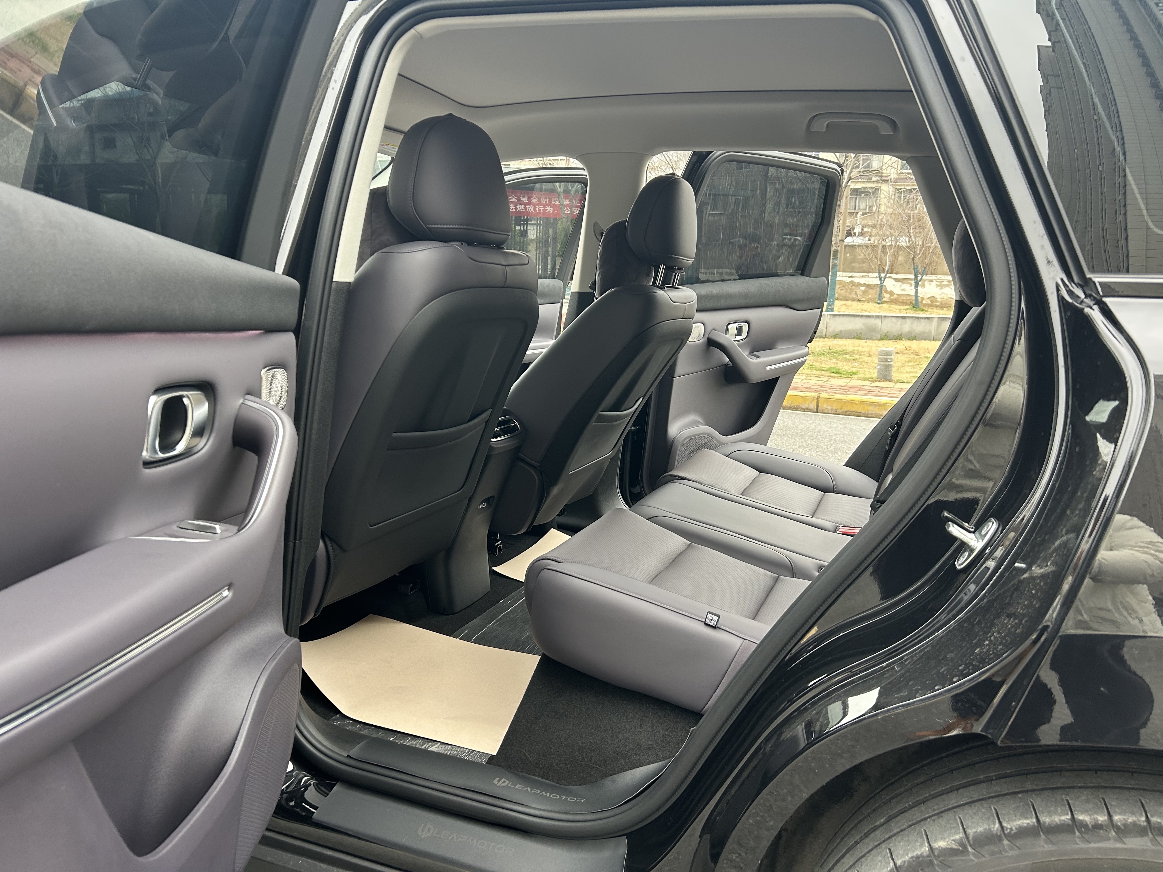 零跑汽车 零跑C10 2025 汽车图片 #14