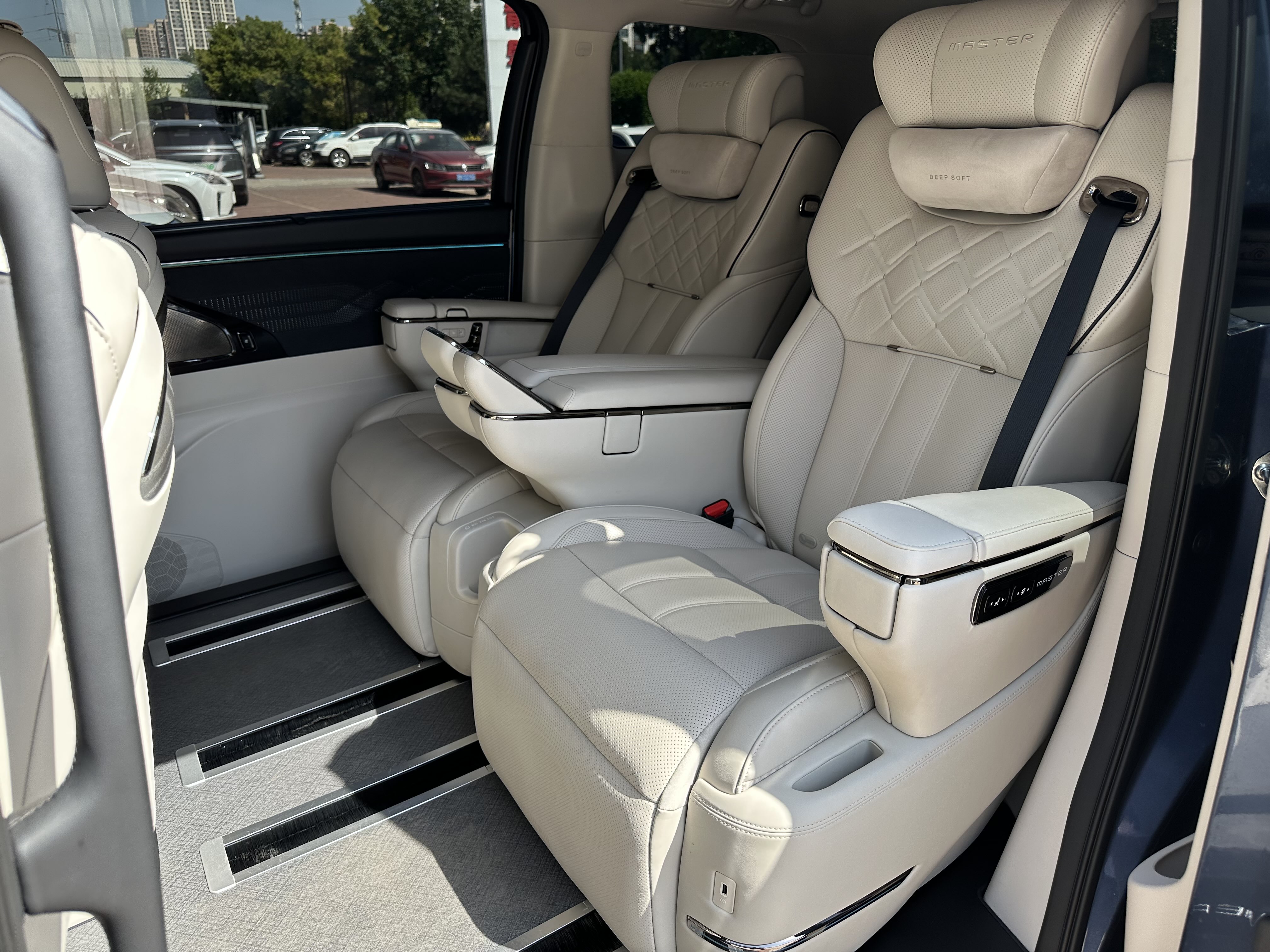 GAC Trumpchi Xiangwang M8 2025 car image #14