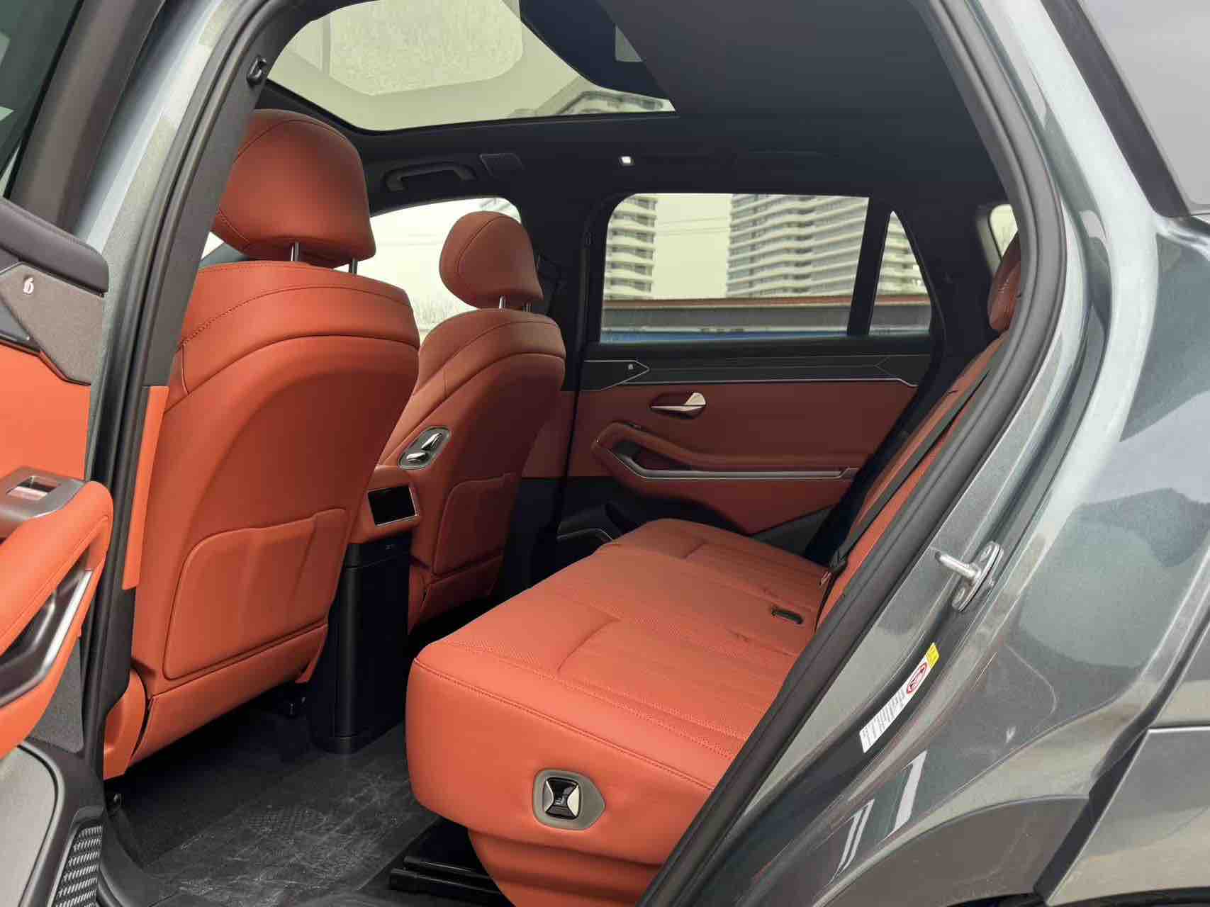 BYD Tang L 2025 immagine di auto #14