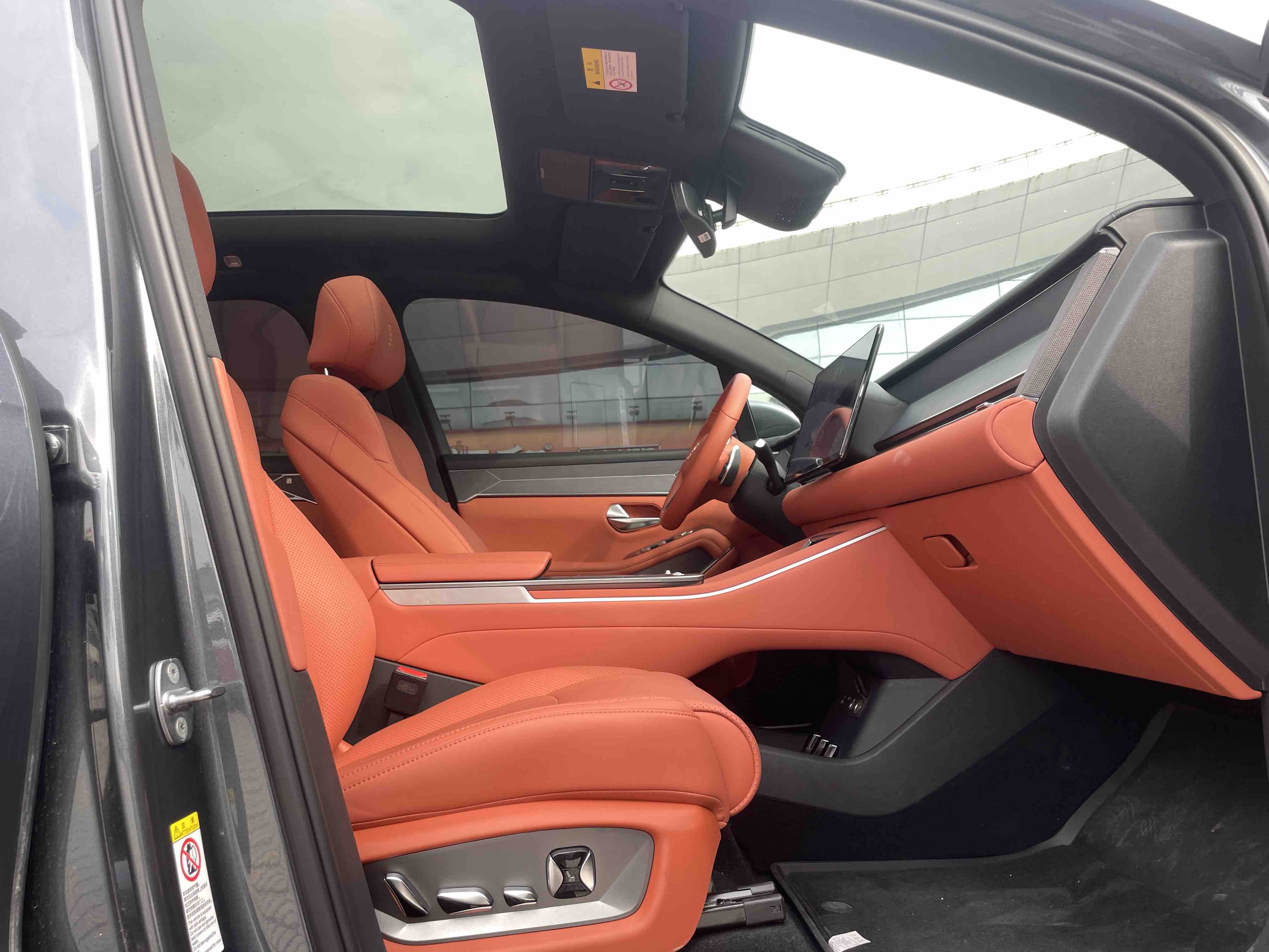 BYD Tang L 2025 immagine di auto #14