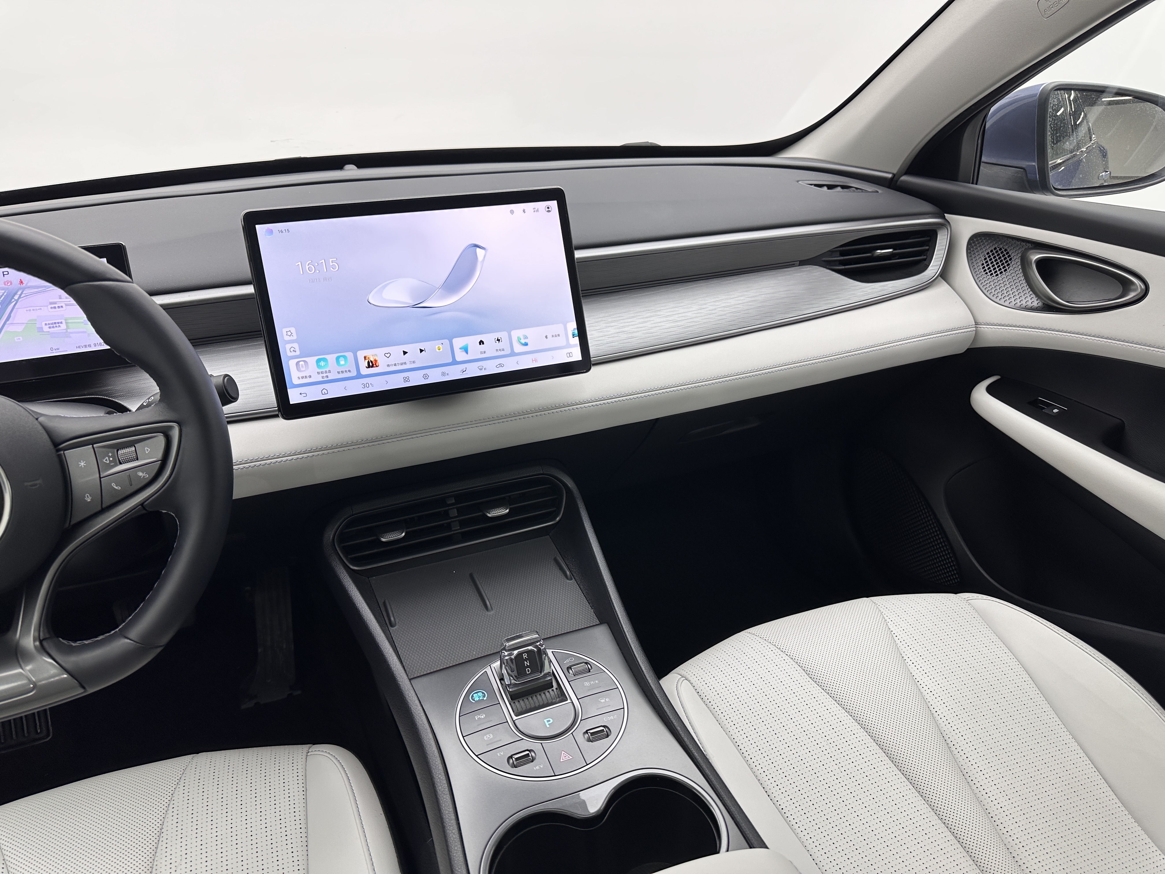 BYD Seal 05 DM-i 2025 car image #14