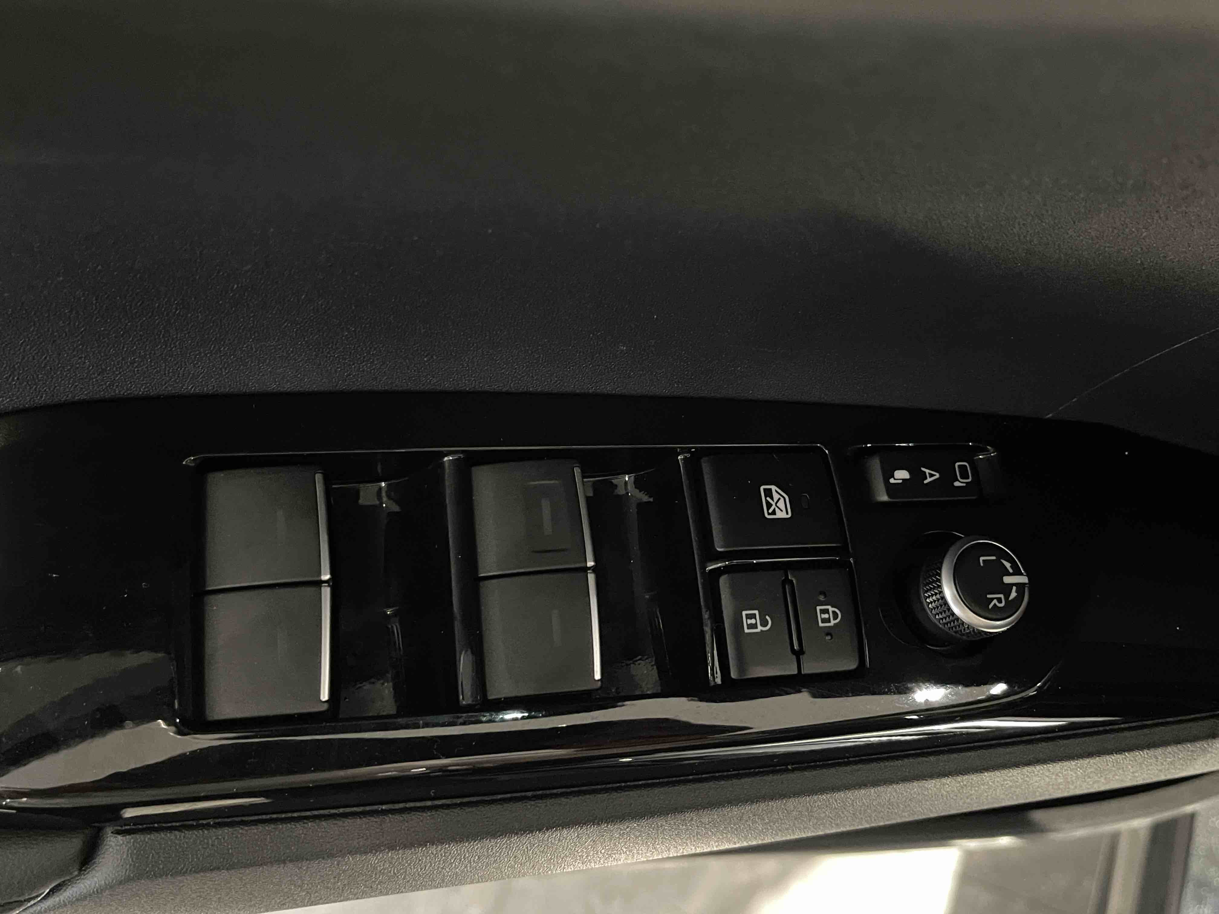 Toyota Camry 2025 #14 Toyota Camry 2025 car image #14