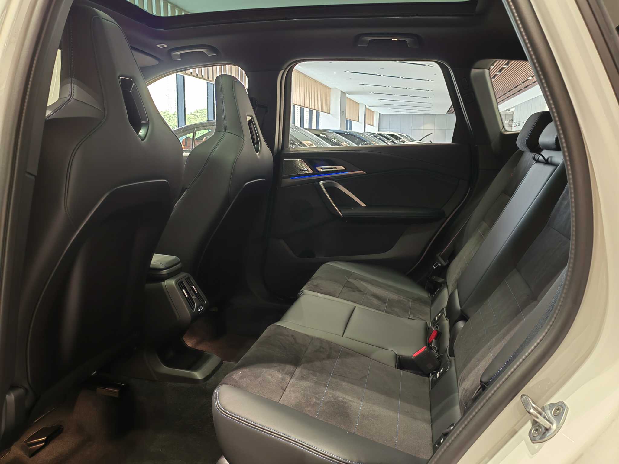 BMW X1 M35Li 2025 car image #14