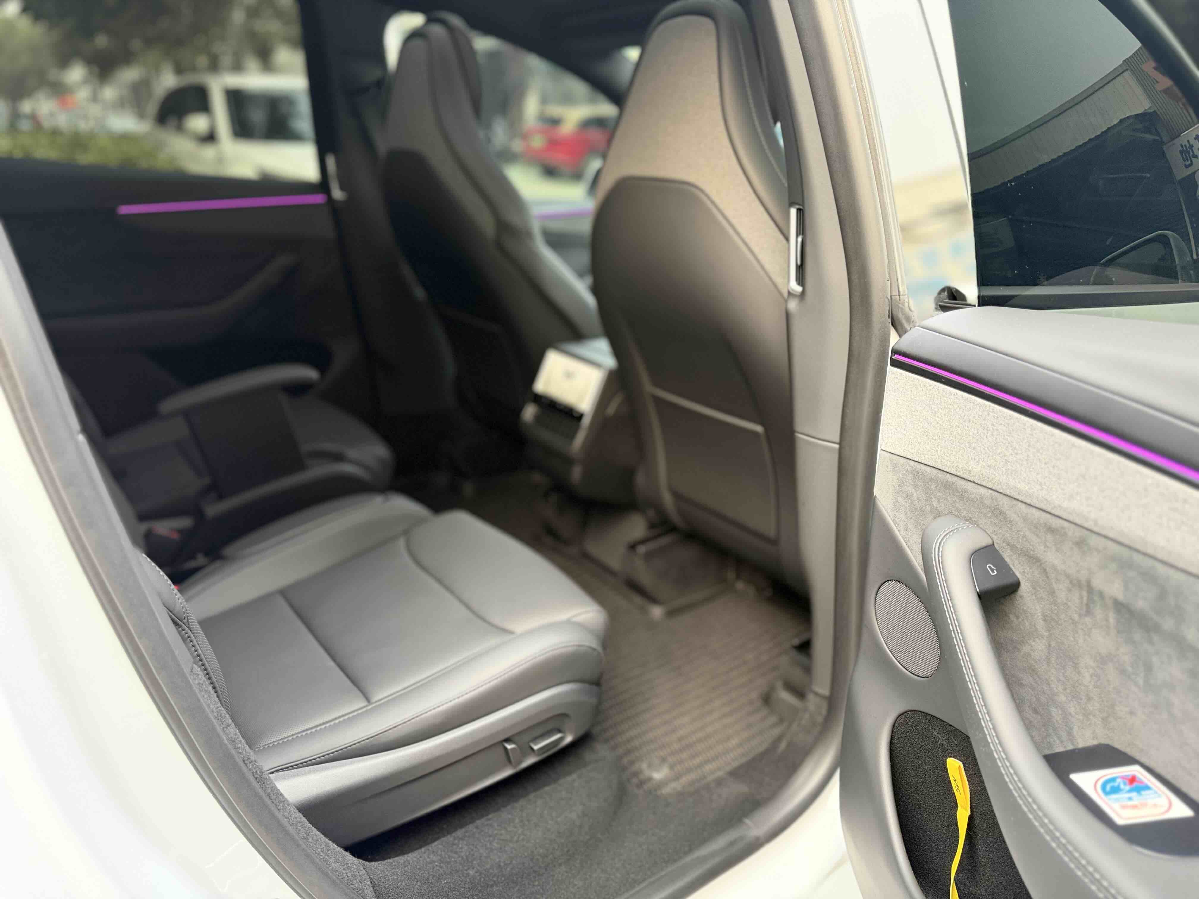 Tesla Model Y L 2025 image de voiture #14