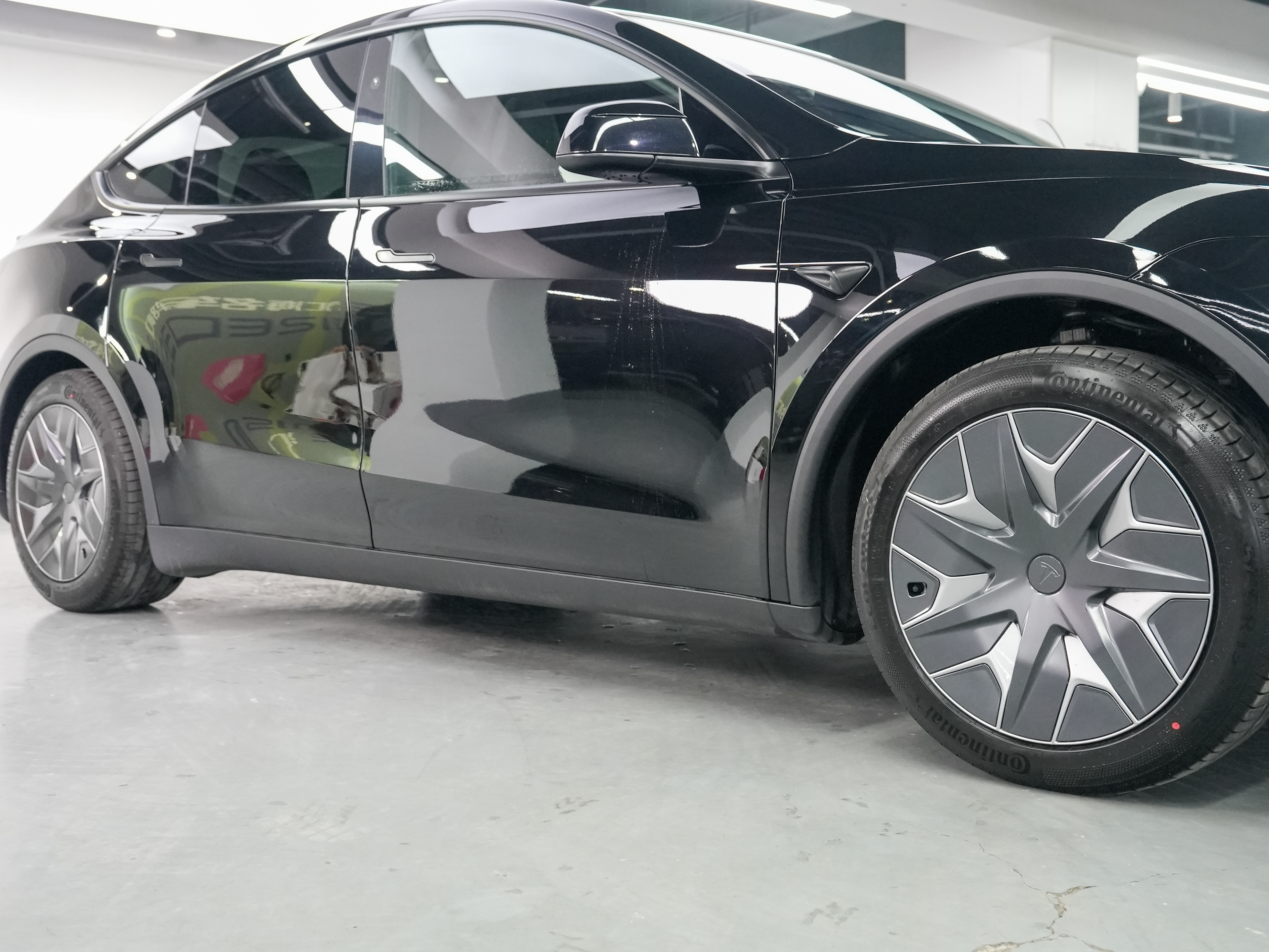 特斯拉 Model Y L 2026 汽车图片 #14