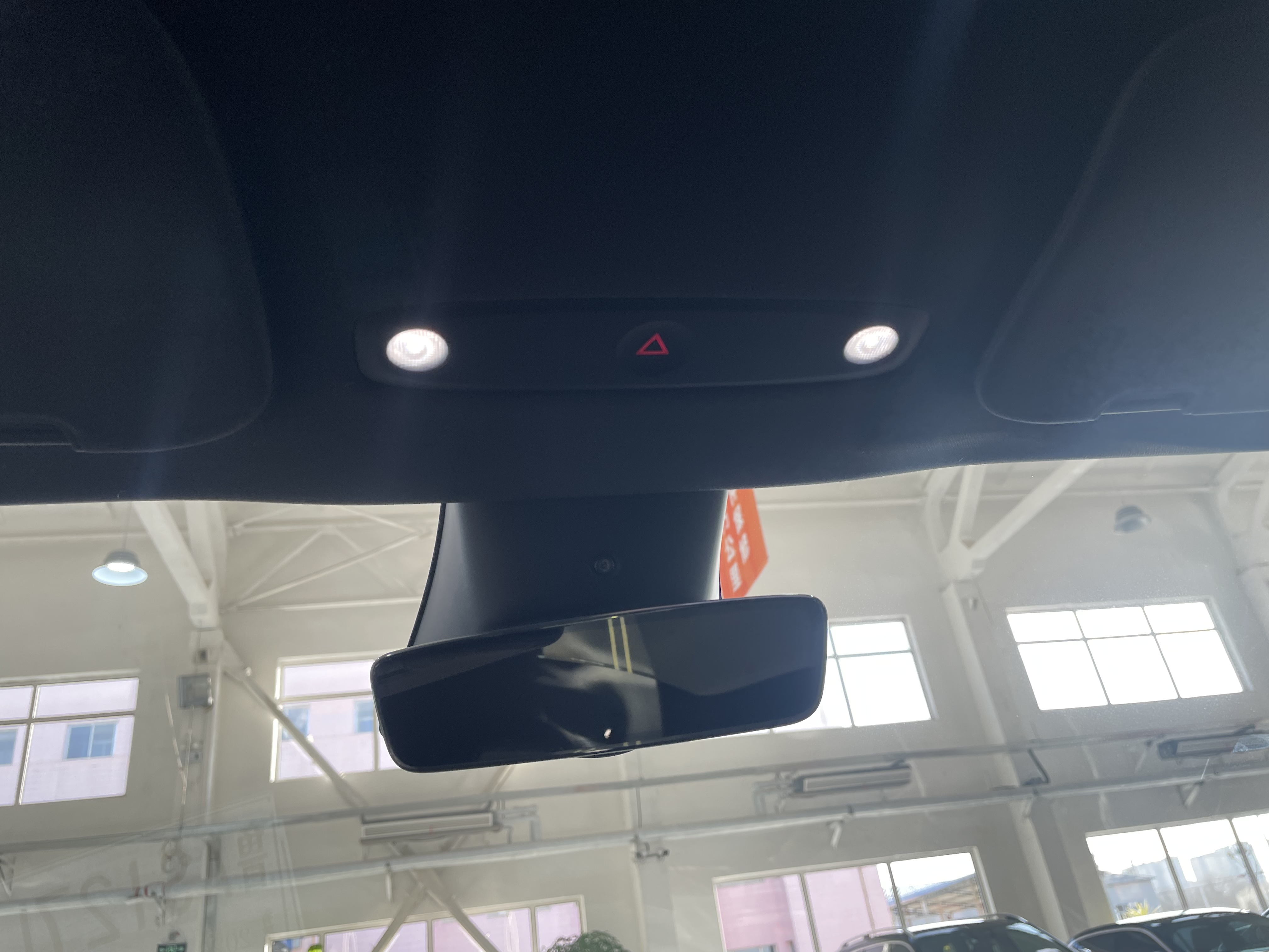 特斯拉 Model Y L 2025 汽车图片 #14