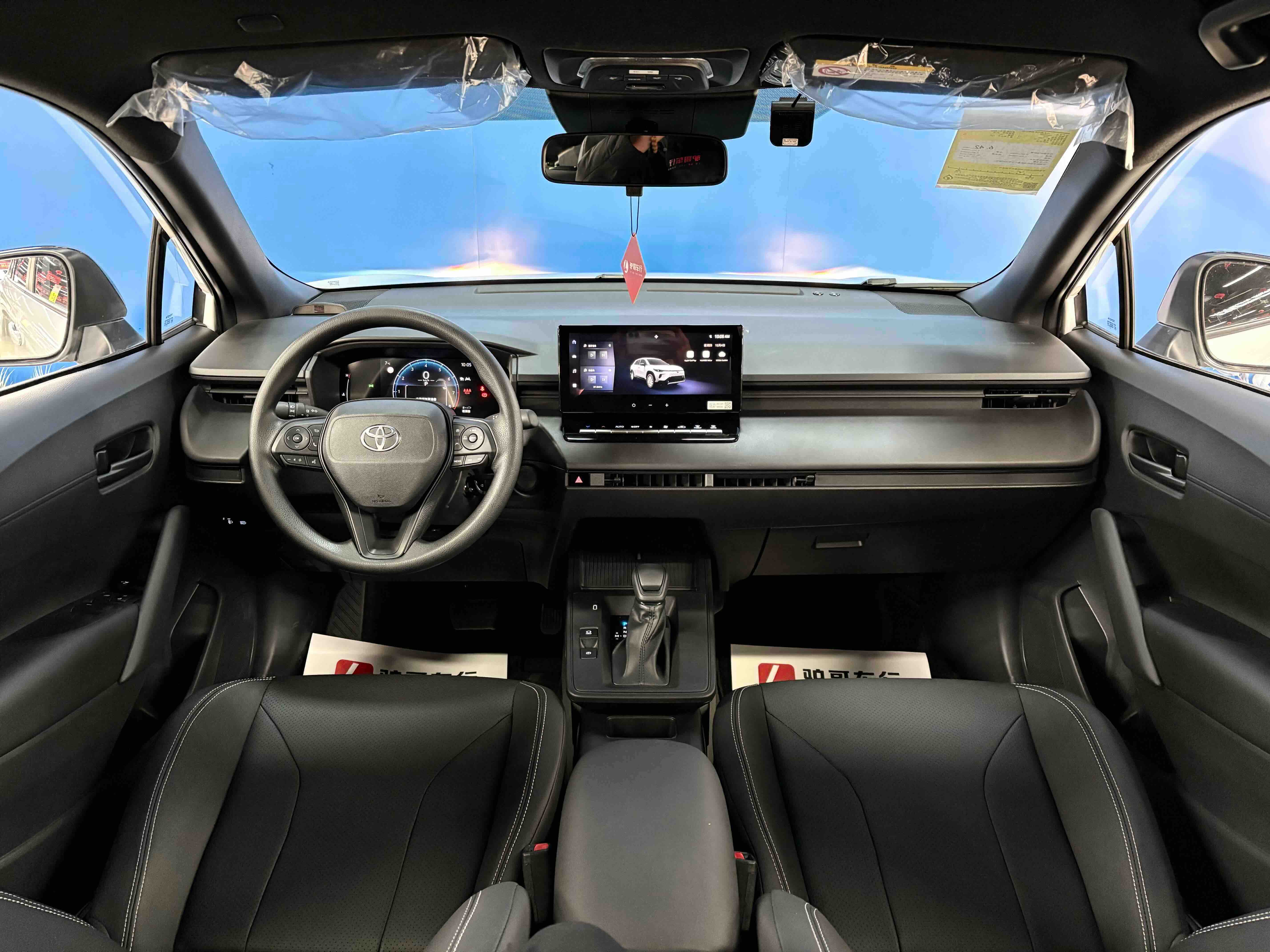 Corolla Cross 2026 car image #14