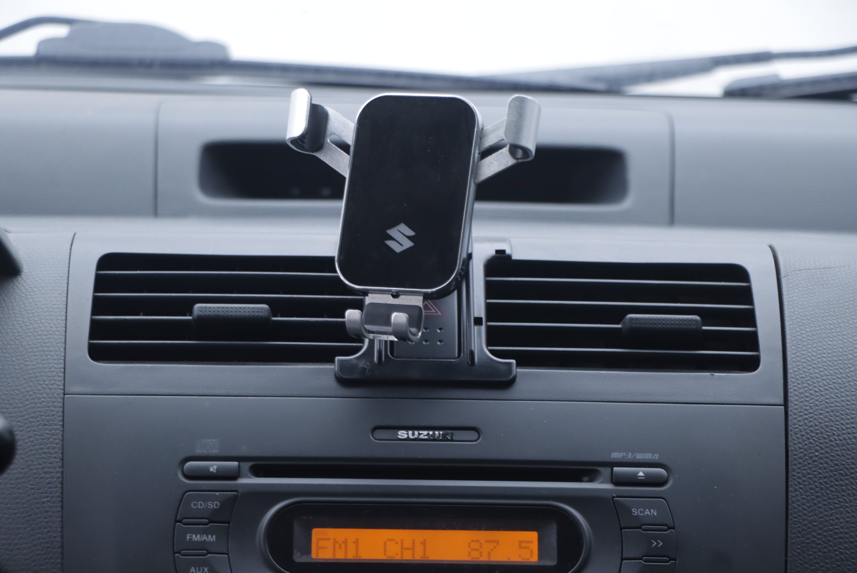 Suzuki Swift 2016 изображение автомобиля #14