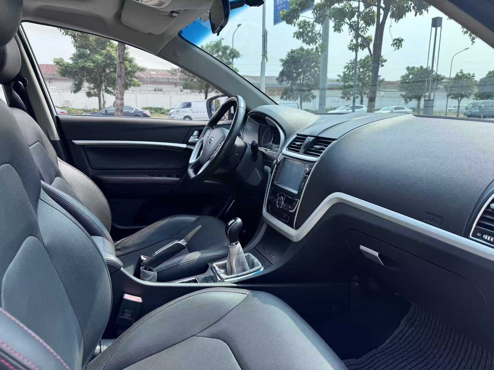 Emgrand 2015 #14 Emgrand 2015 car image #14