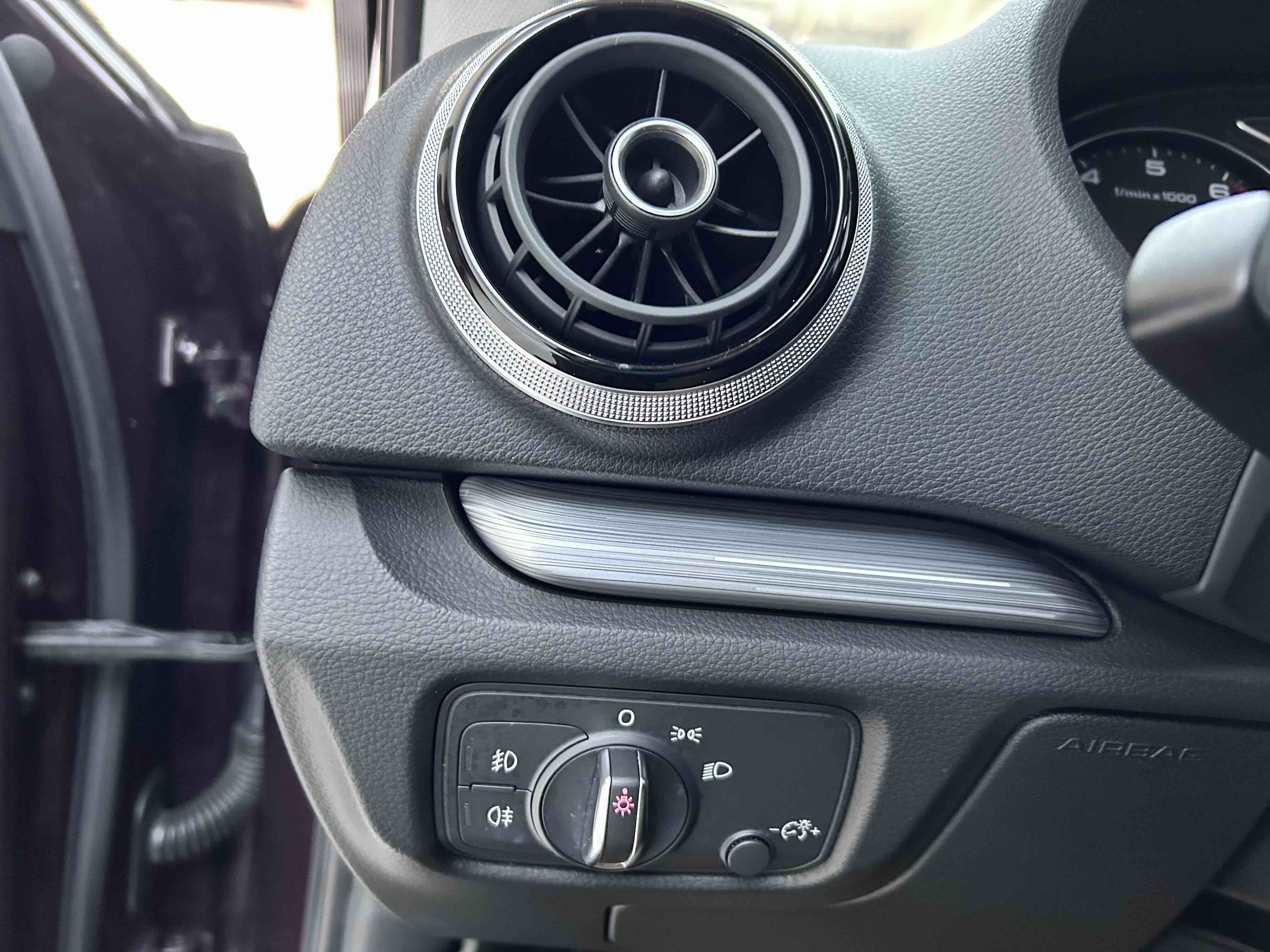 Audi A3 2019 car image #14