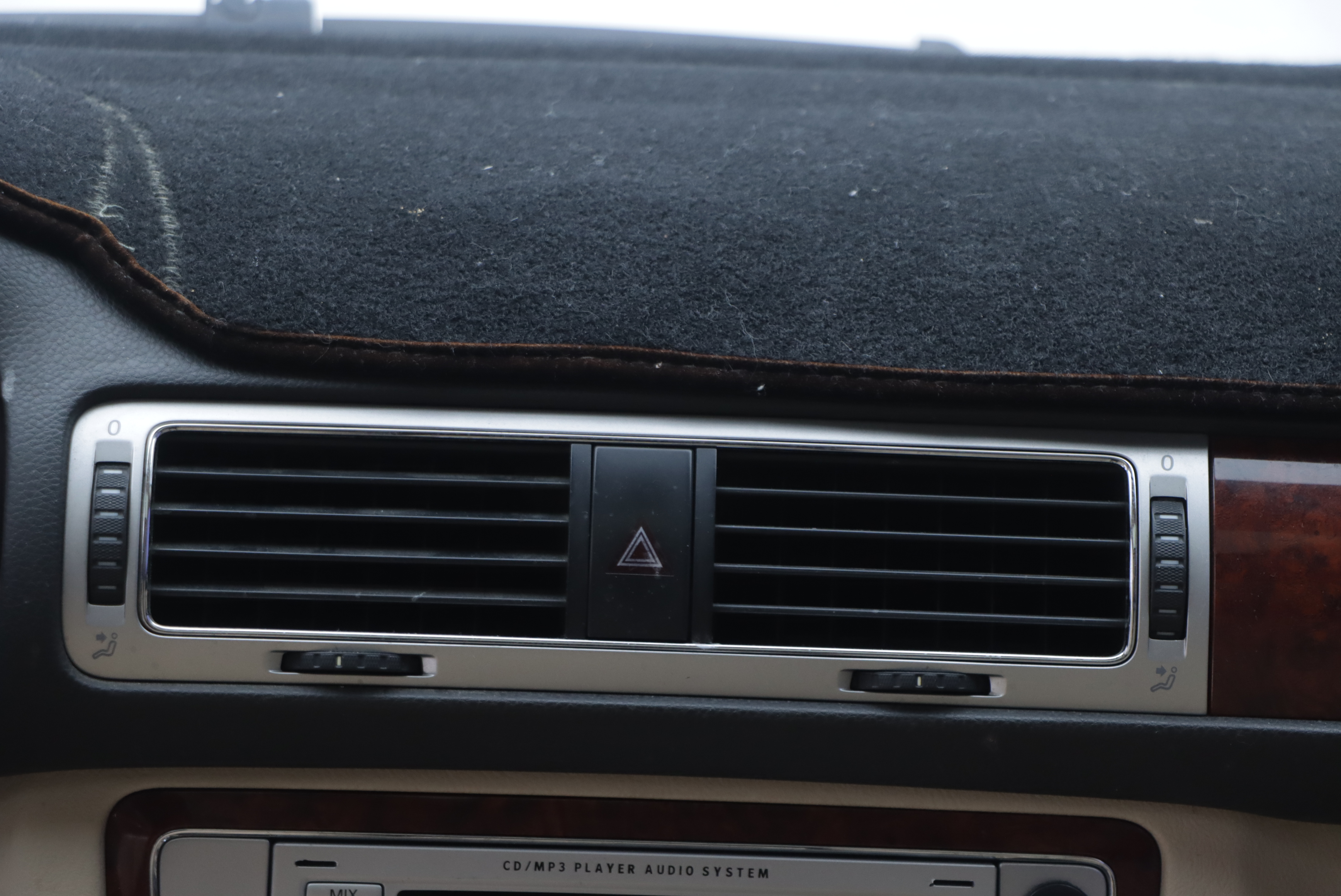 Volkswagen Passat Lingyu 2011 #14 Volkswagen Passat Lingyu 2011 car image #14