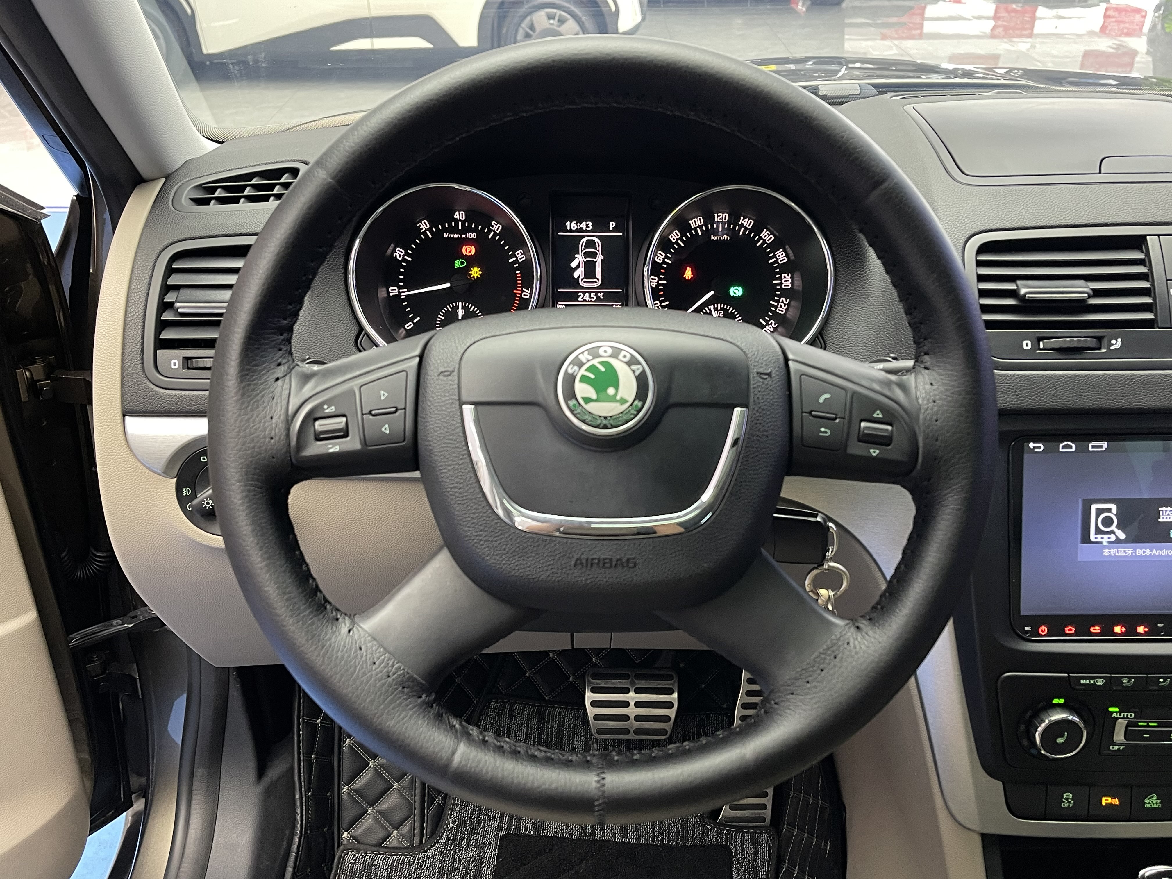 Skoda Yeti (Imported) 2014 immagine di auto #14