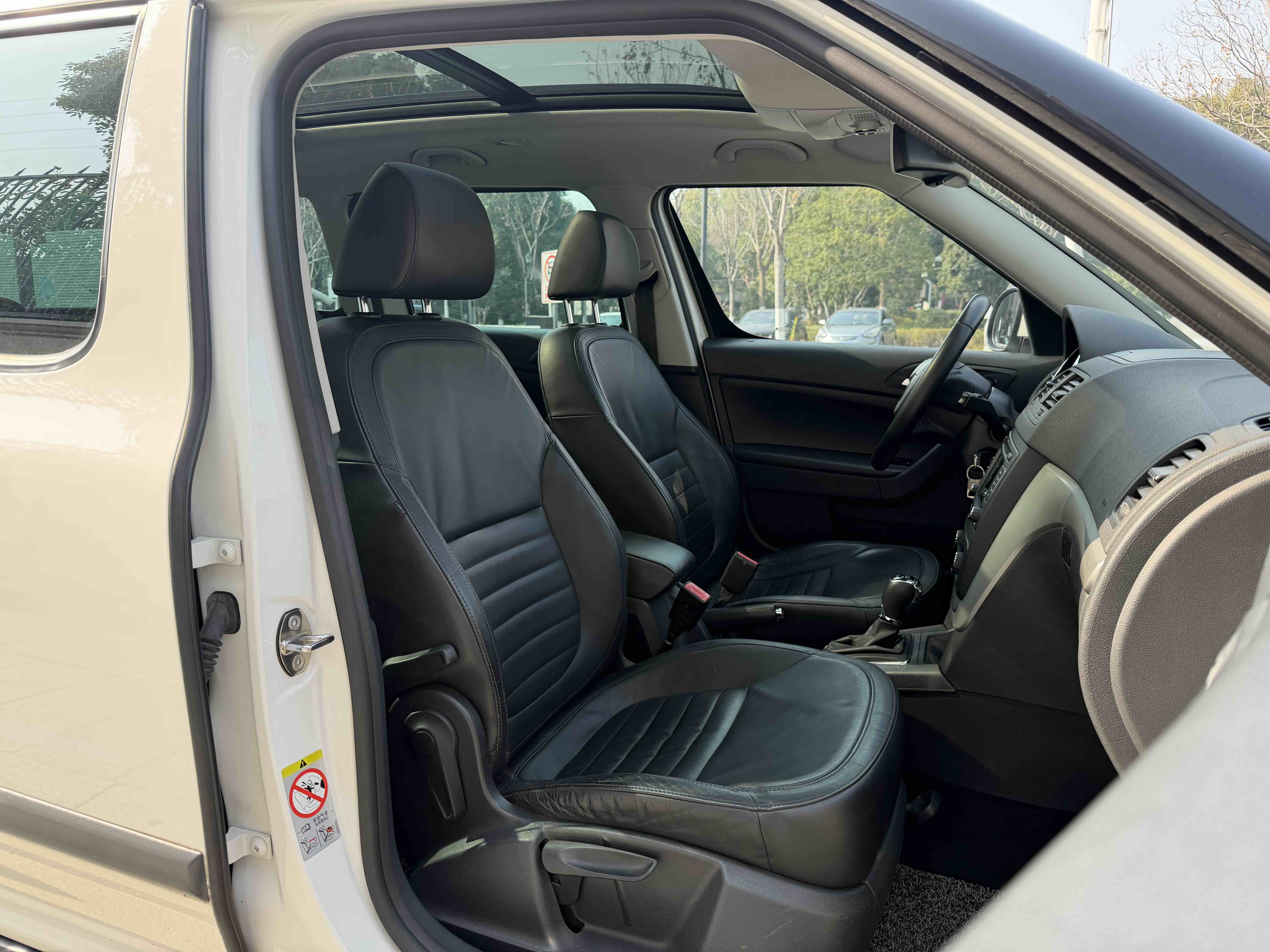 Skoda Yeti (Imported) 2014 car image #14