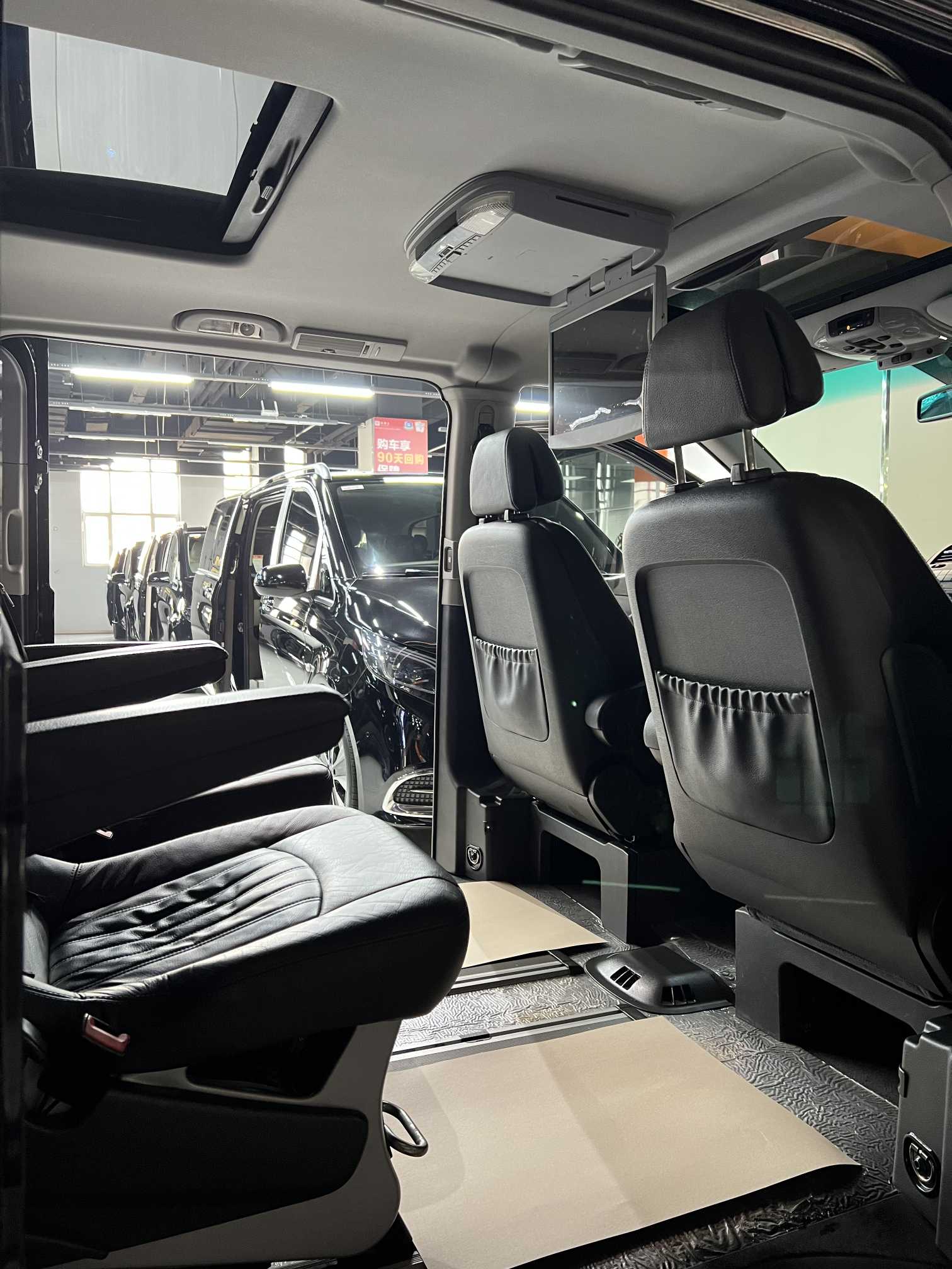 Mercedes-Benz Viano (Imported) 2011 car image #14