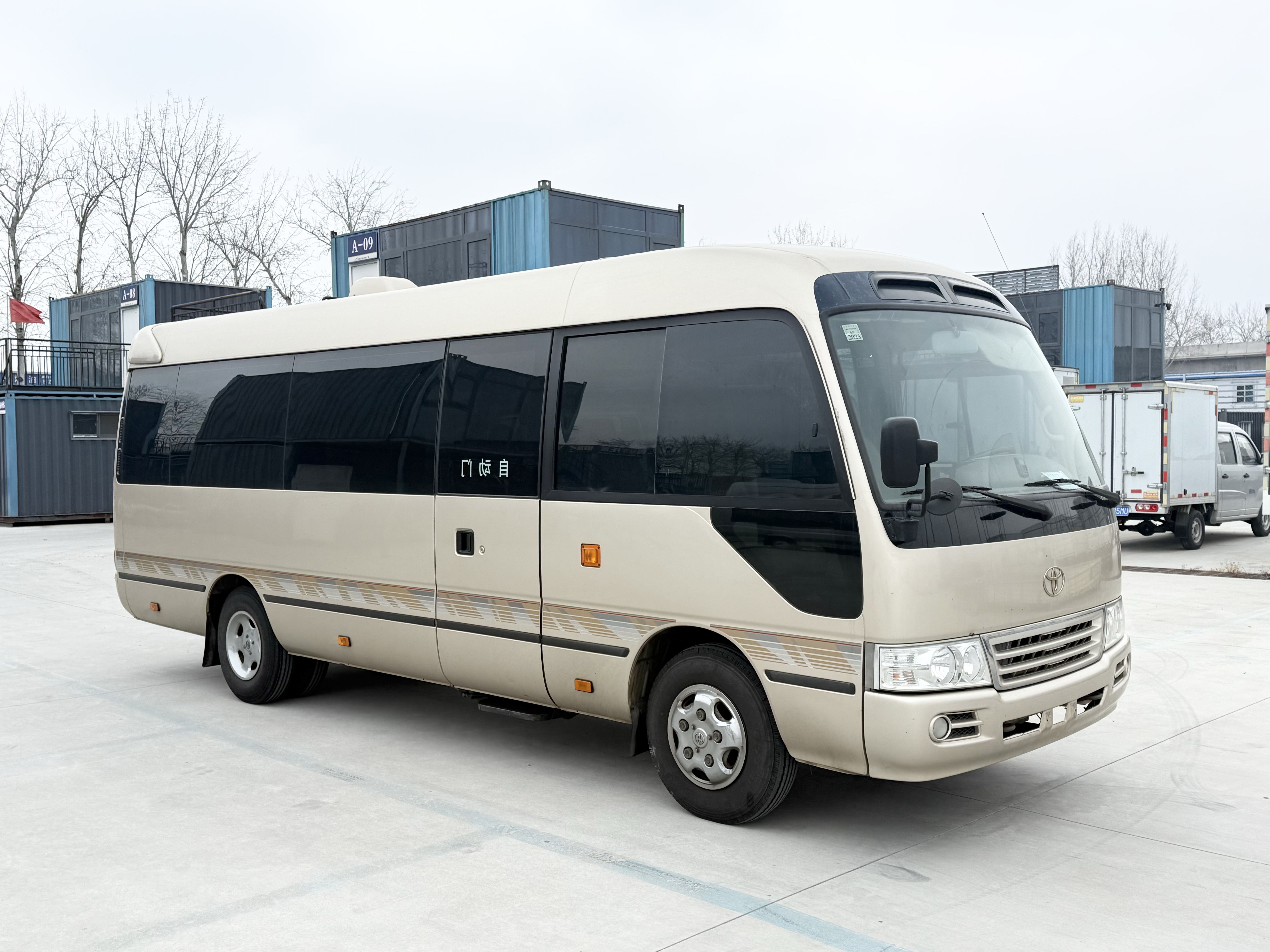 Toyota Coaster 2011 imagen de coche #14