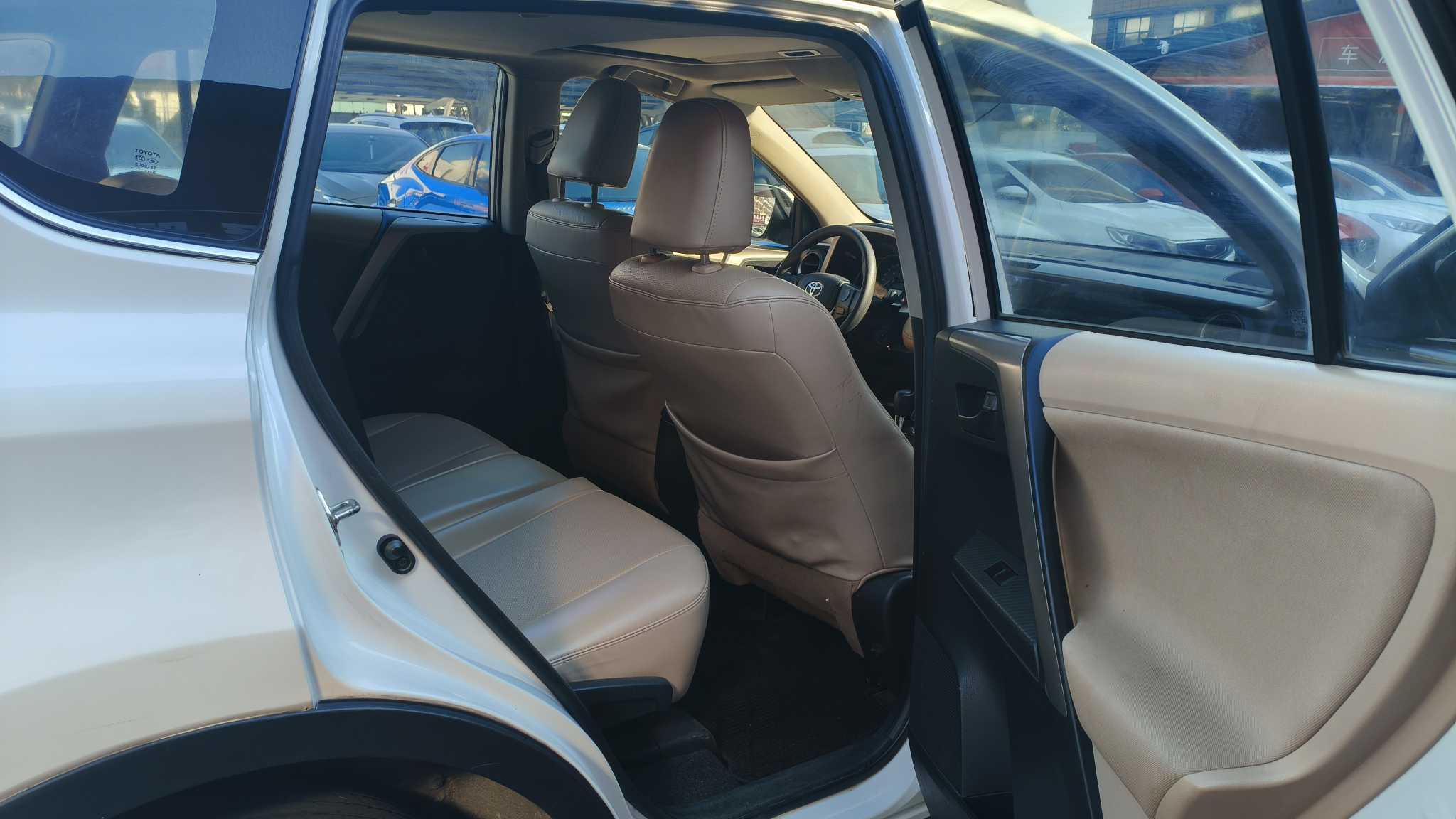 Toyota RAV4 2016 #14 Toyota RAV4 2016 car image #14