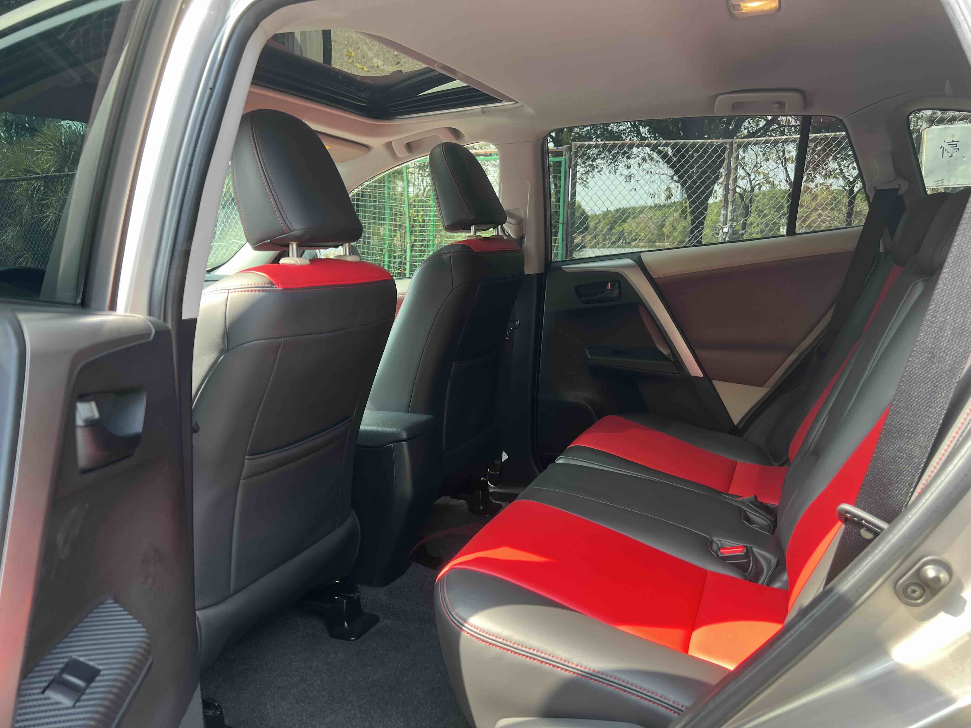 Toyota RAV4 2016 car image #14