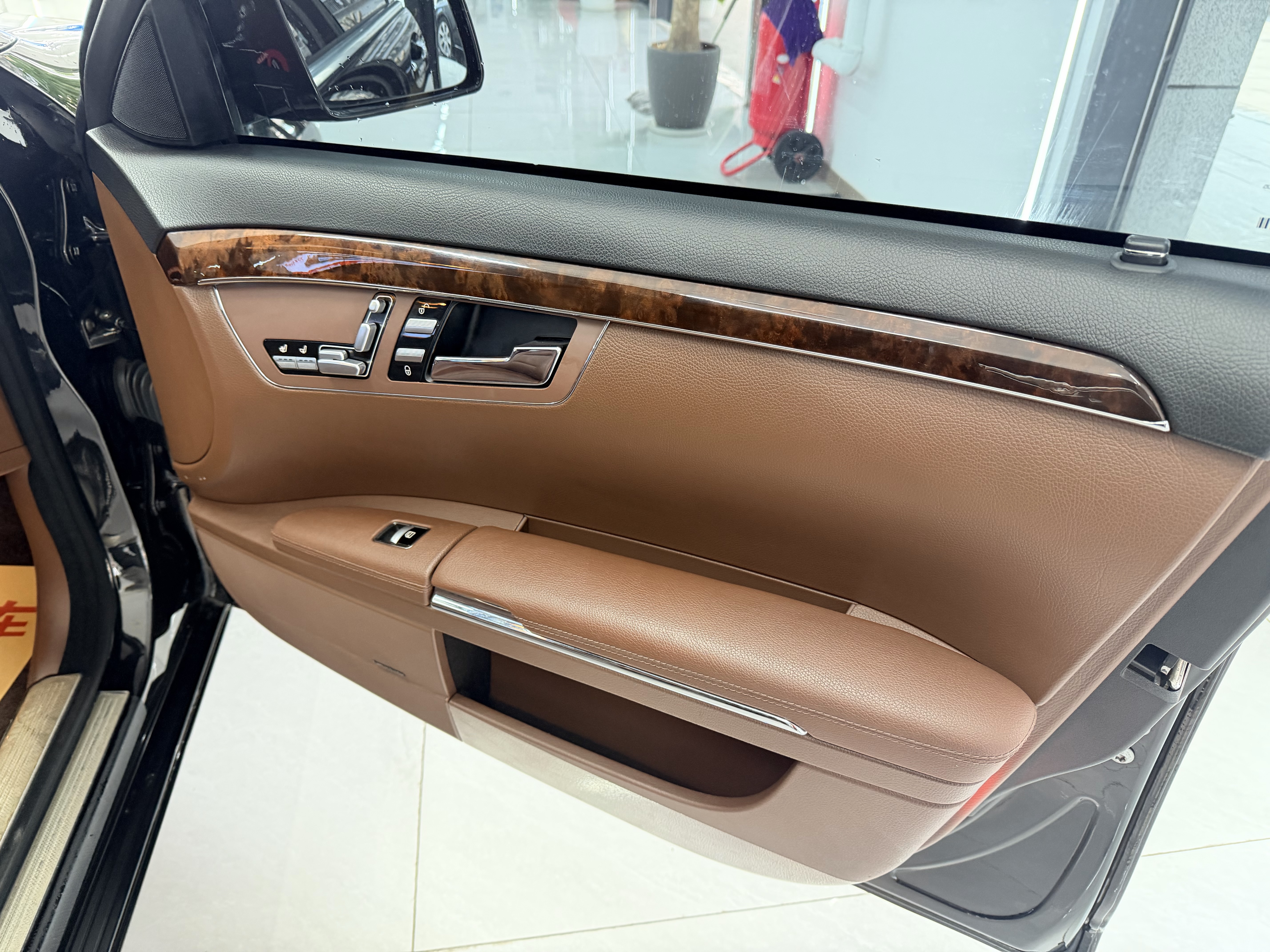 Mercedes-Benz S Class 2011 immagine di auto #14