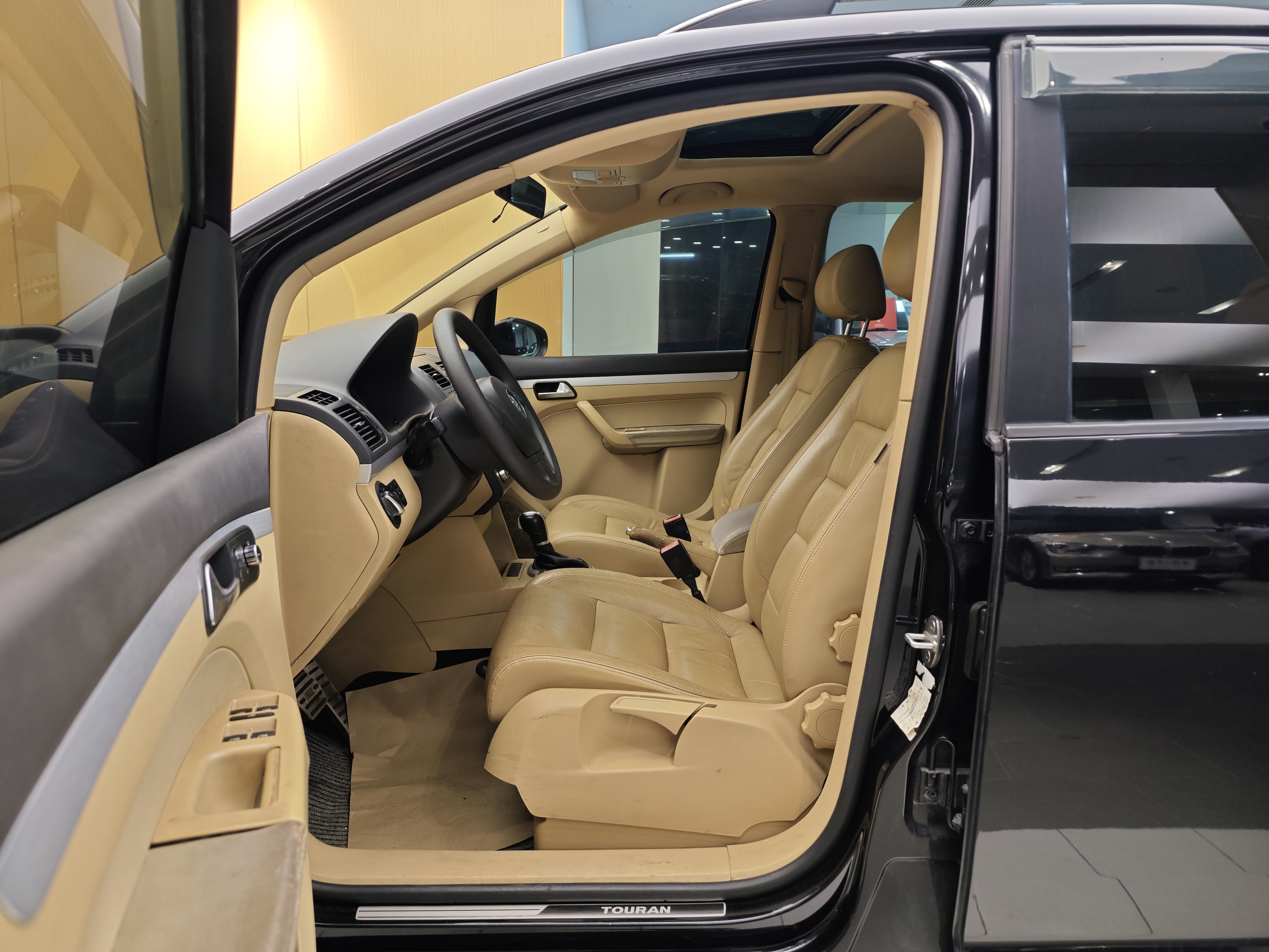 Volkswagen Touran 2011 #14 Volkswagen Touran 2011 immagine di auto #14