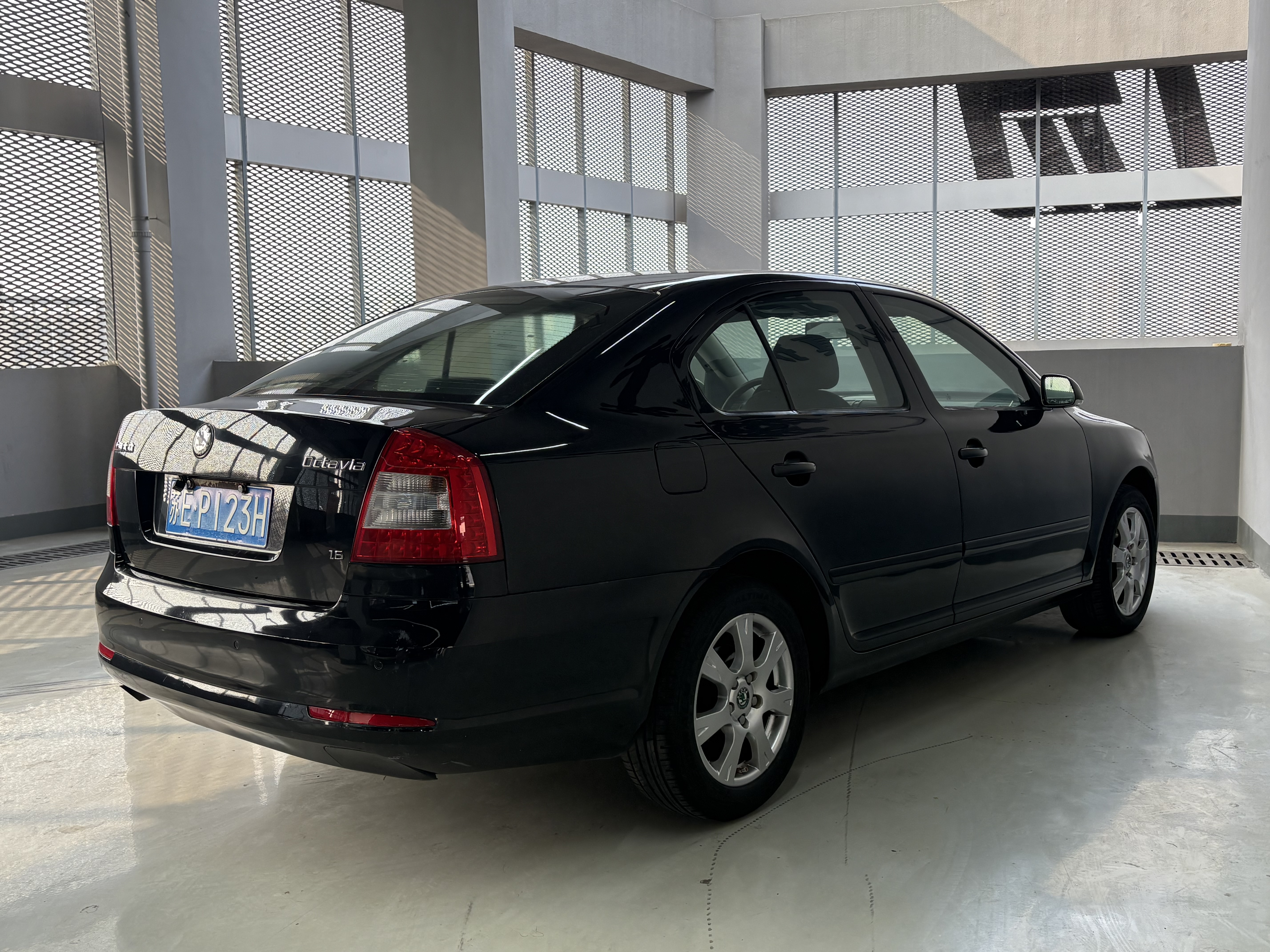 Skoda Octavia 2011 #14 Skoda Octavia 2011 car image #14
