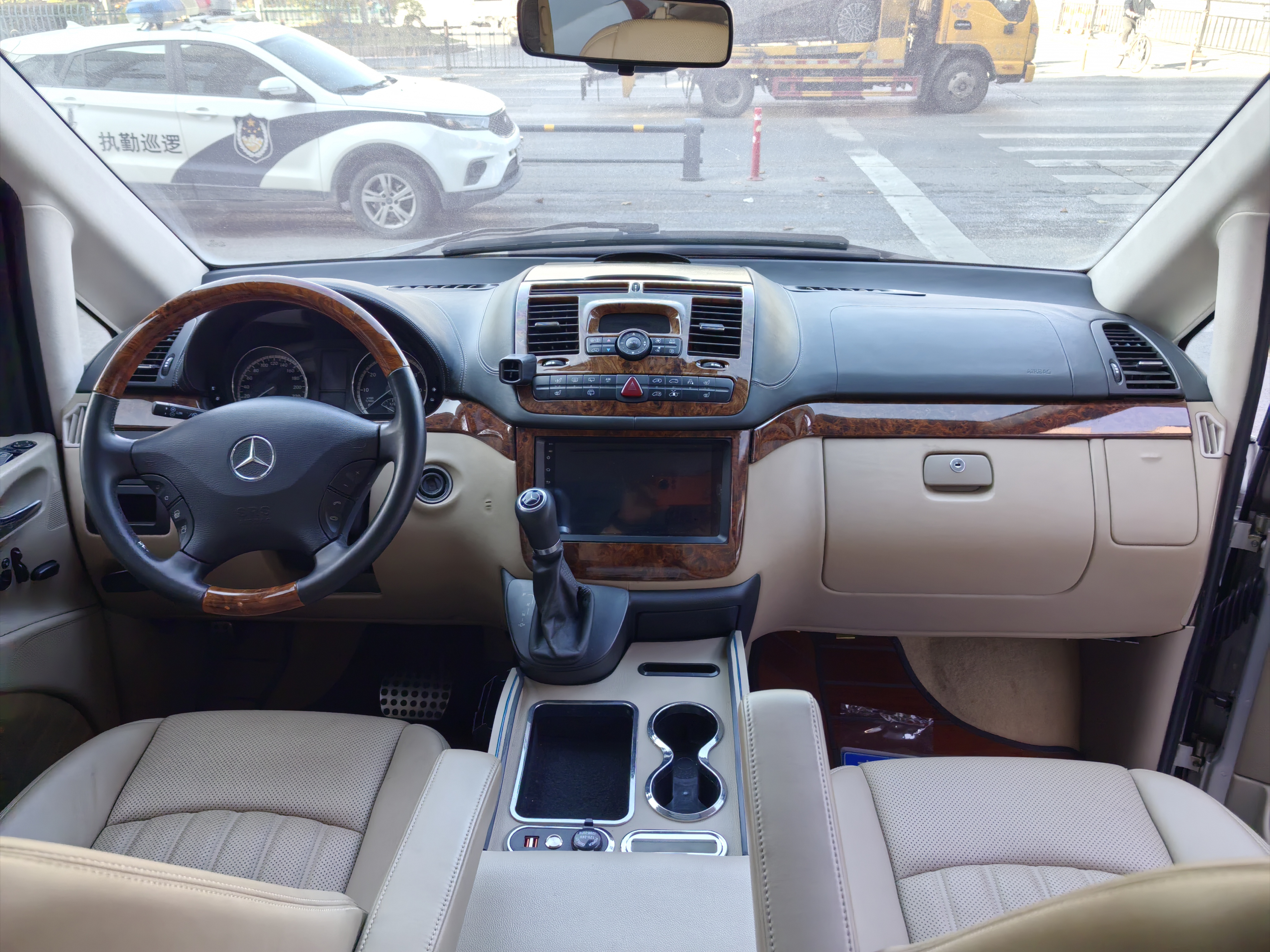 奔驰 唯雅诺 2010 汽车图片 #14