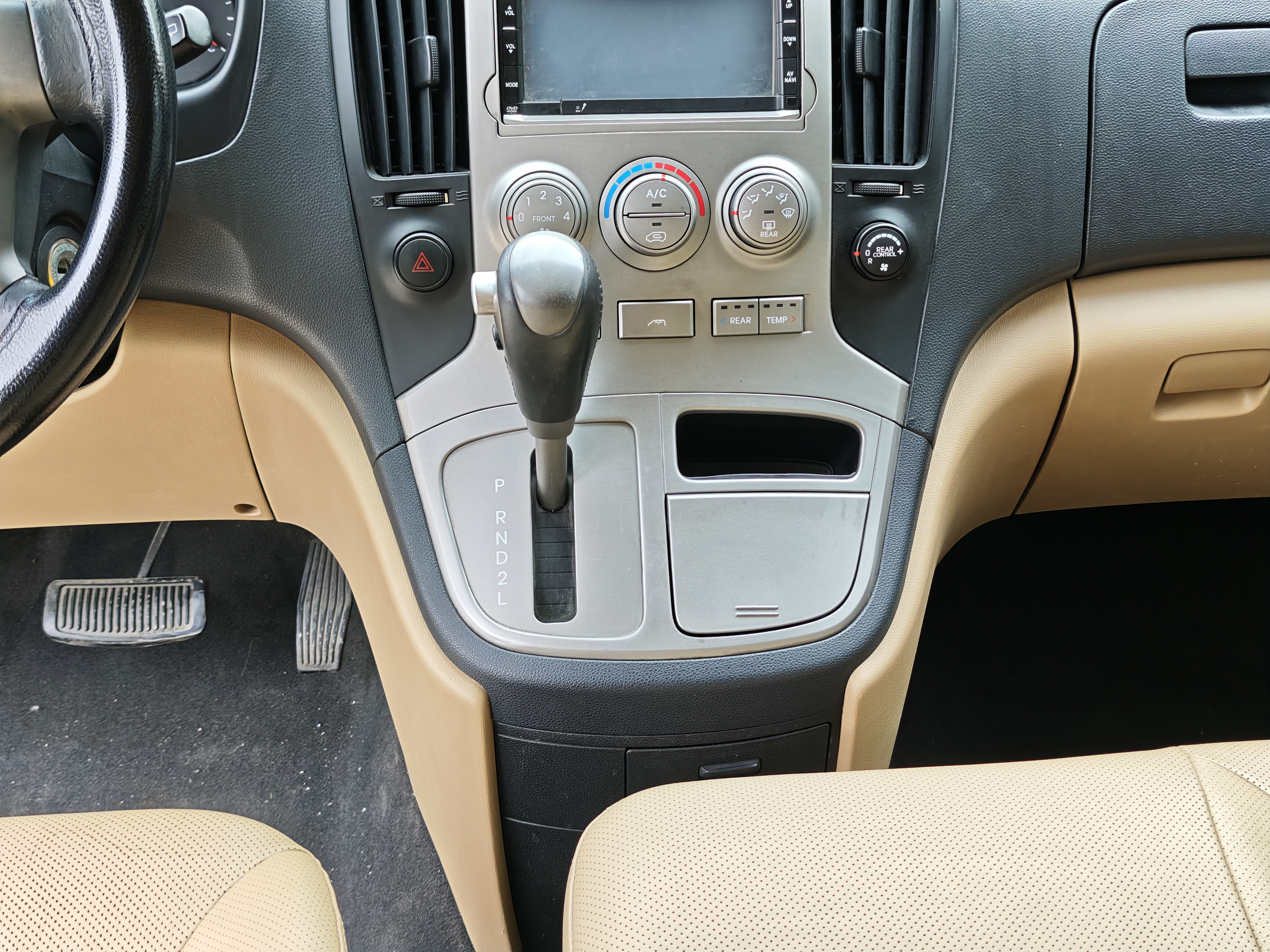 Hyundai H-1 2013 #14 Hyundai H-1 2013 car image #14