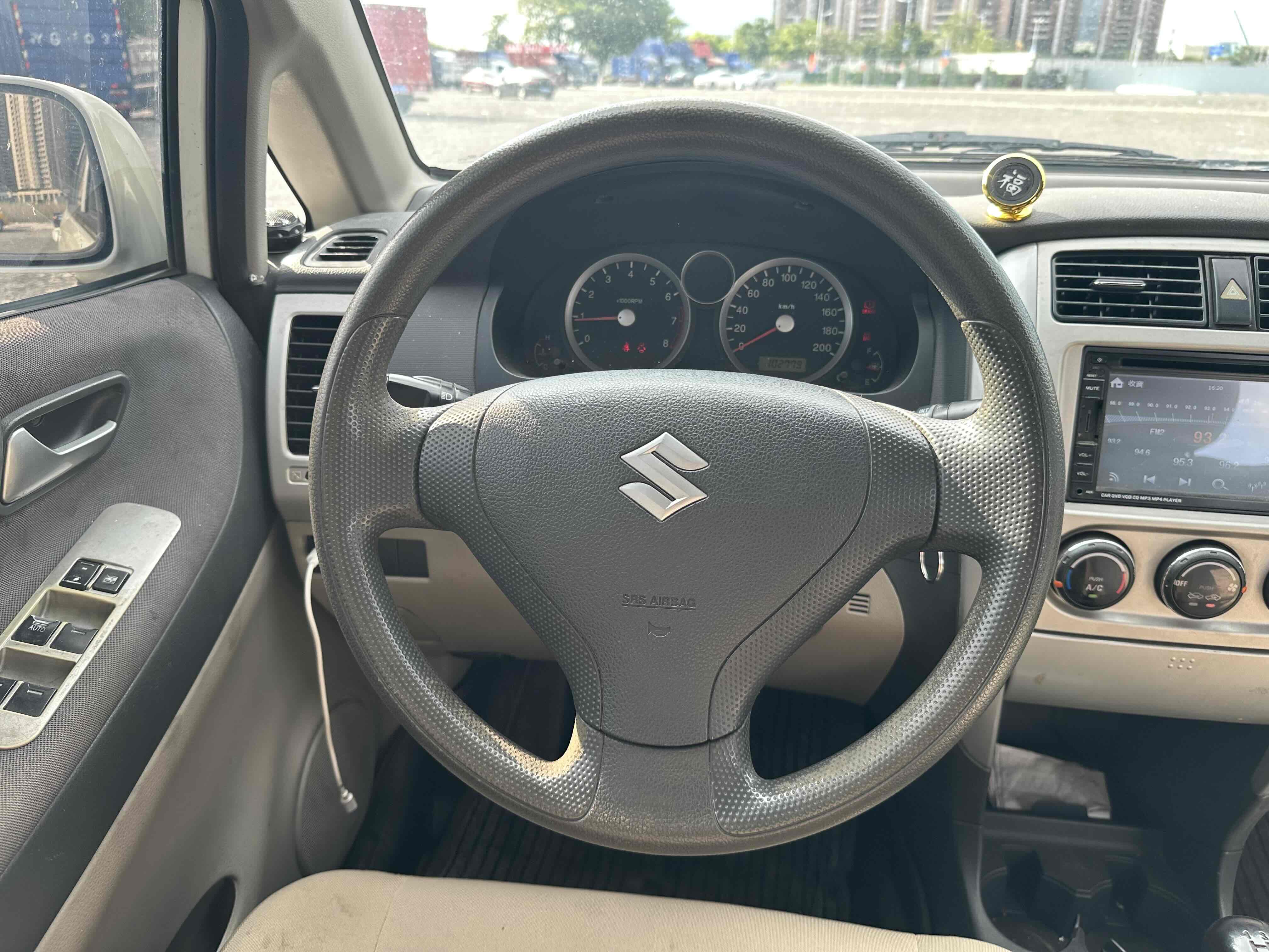 Suzuki Liana 2014 изображение автомобиля #14