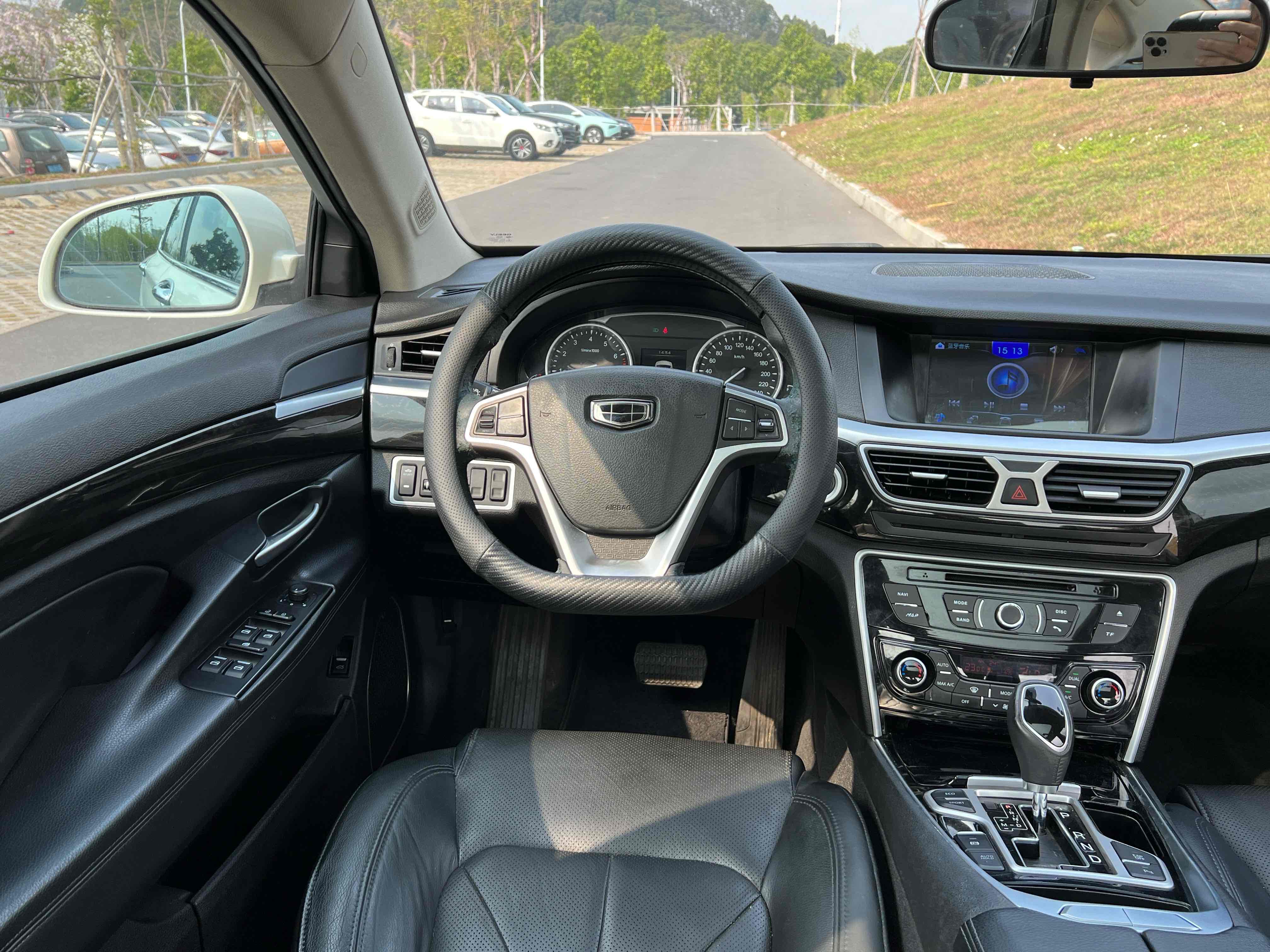 GEELY Ulion 2015 immagine di auto #14