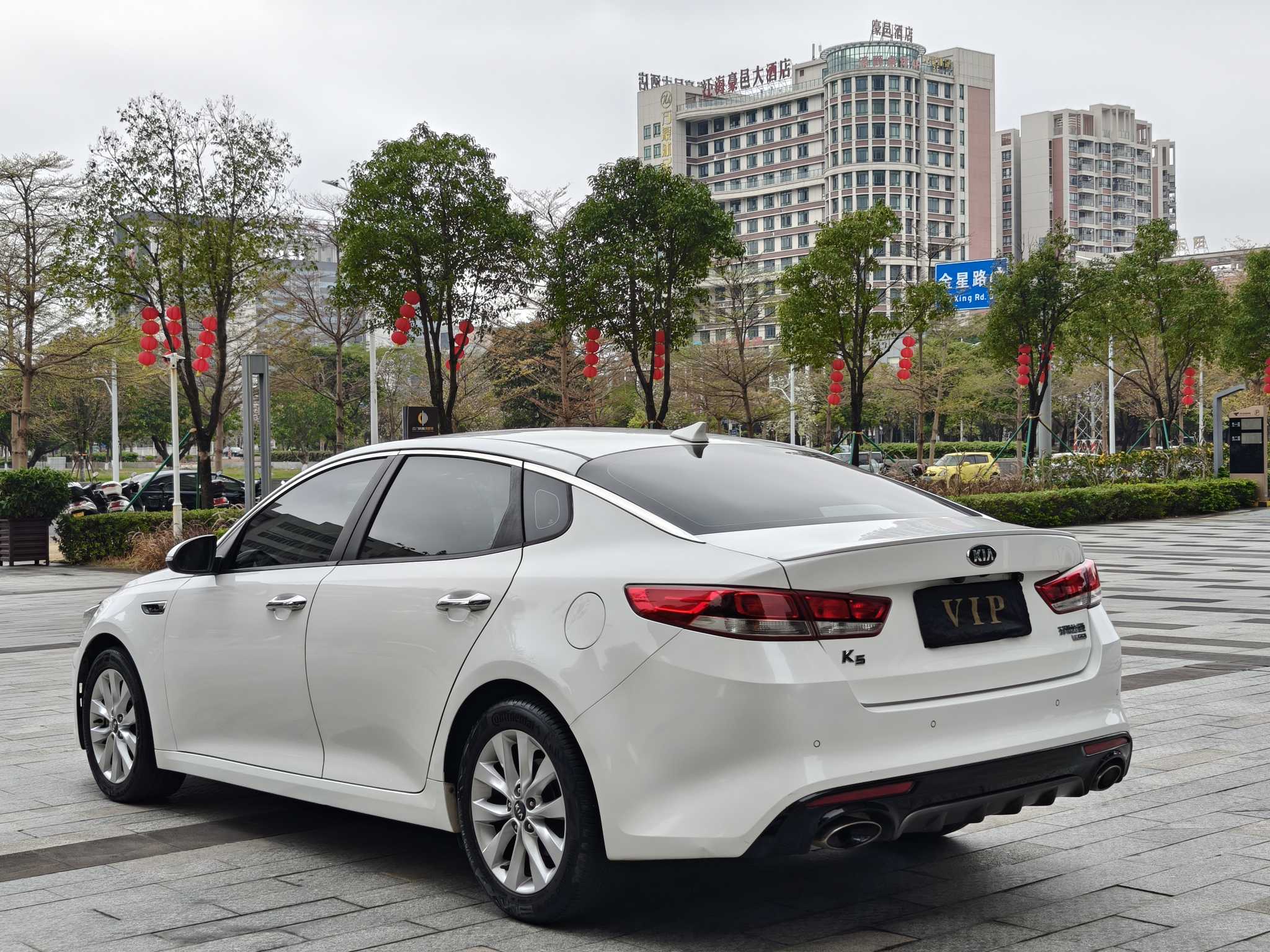 Kia K5 2017 car image #14