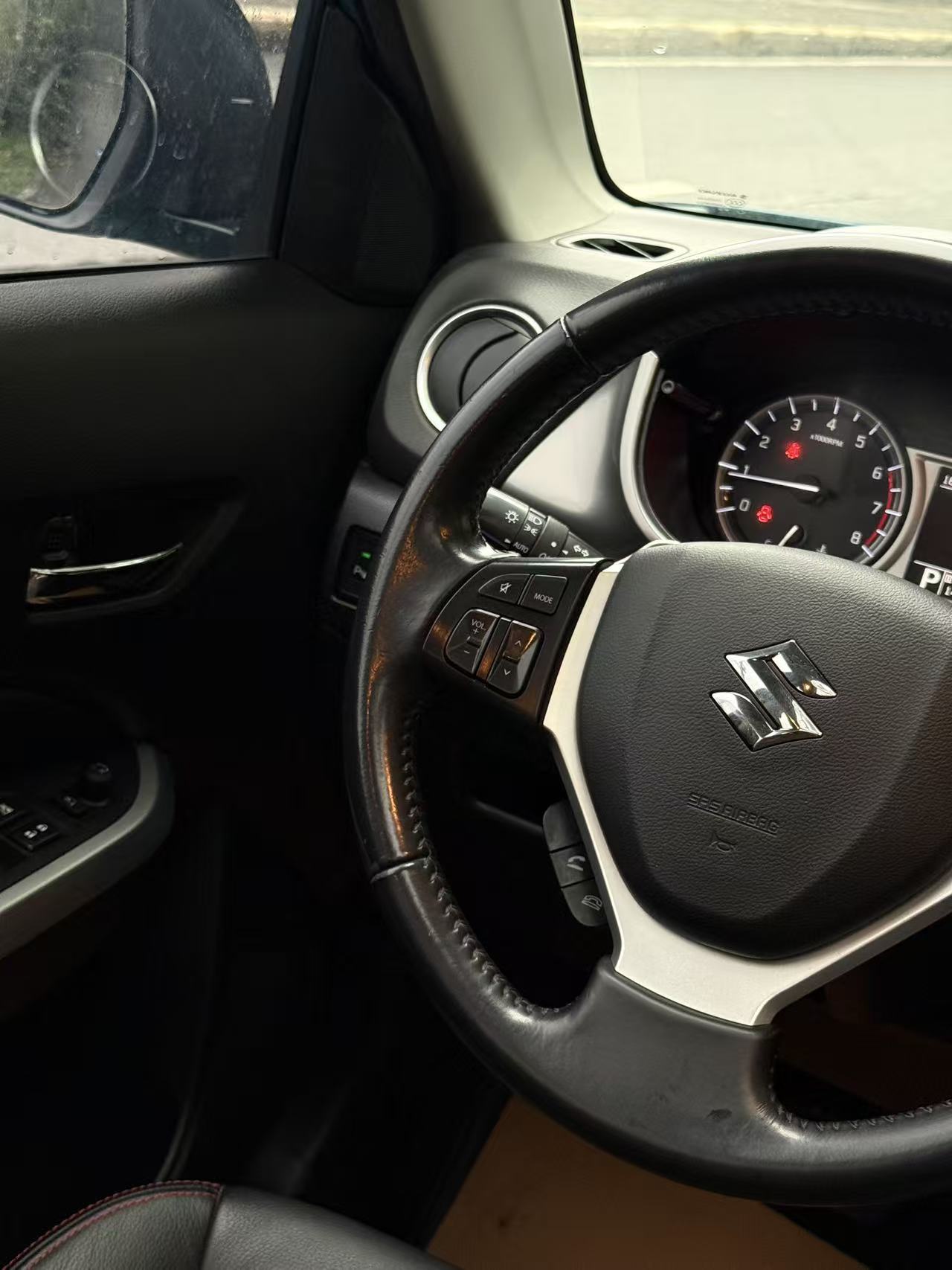 Suzuki Vitara 2016 image de voiture #14