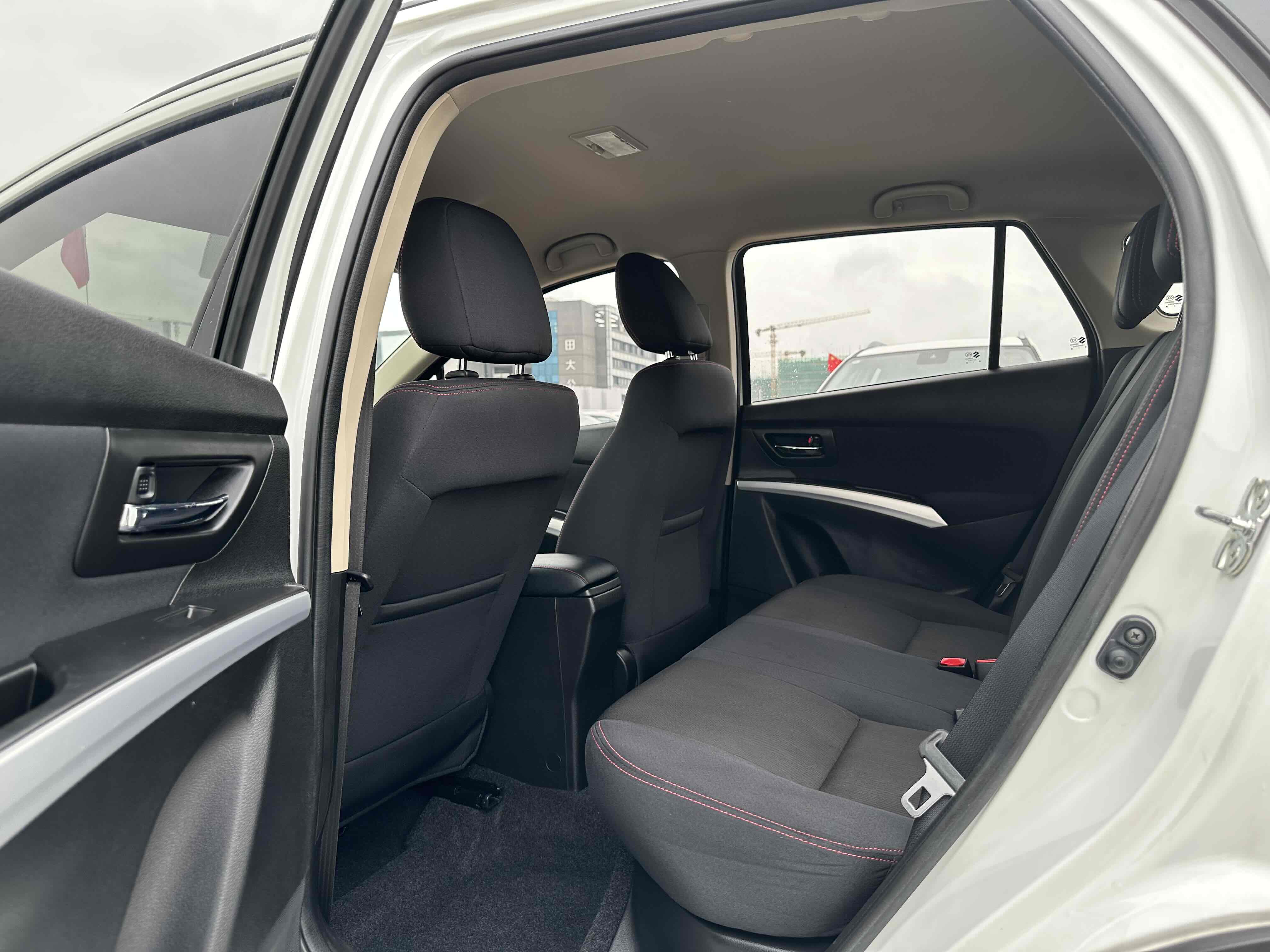 Suzuki S-Cross 2014 immagine di auto #14