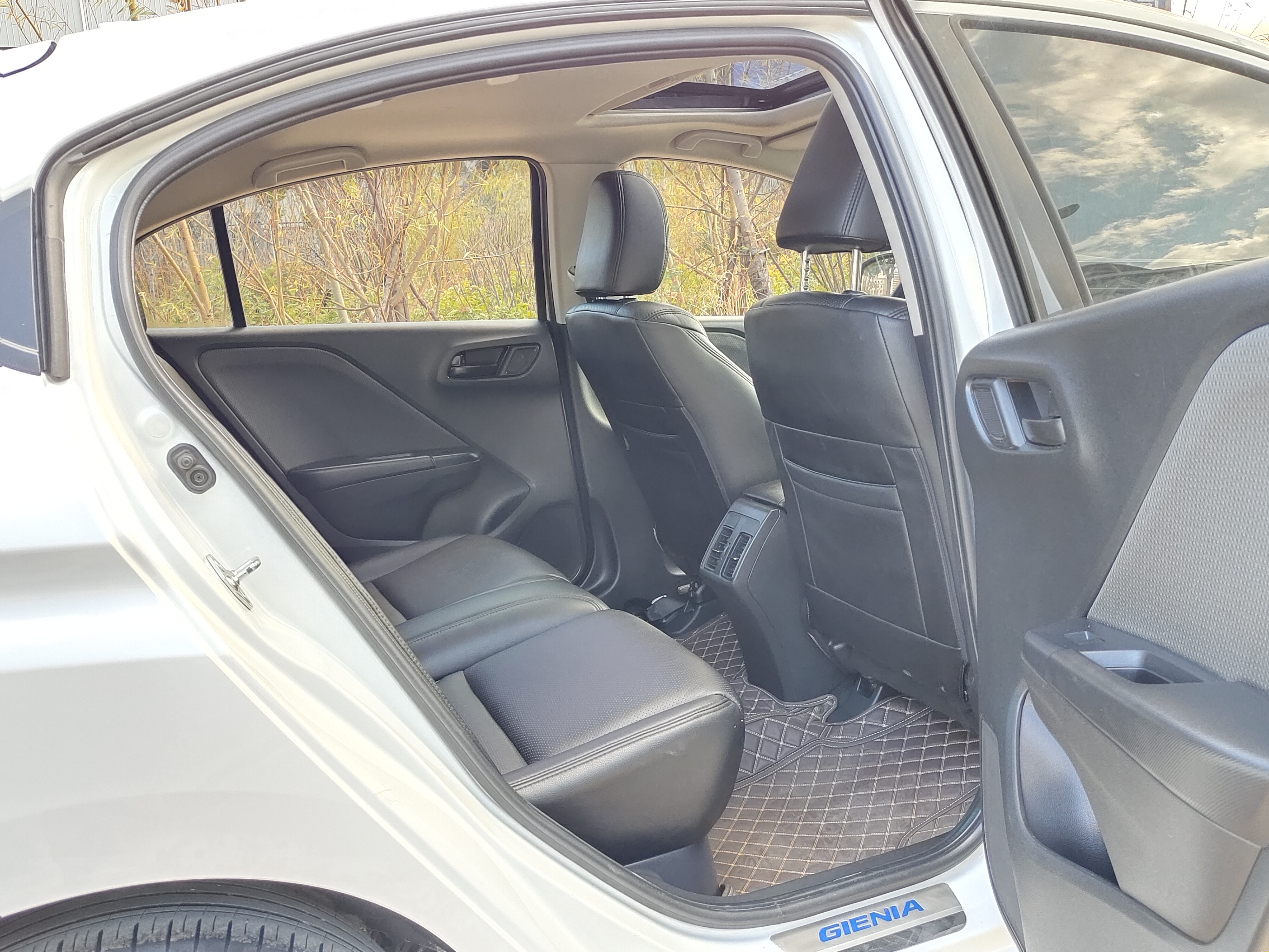 Honda Gienia 2018 car image #14