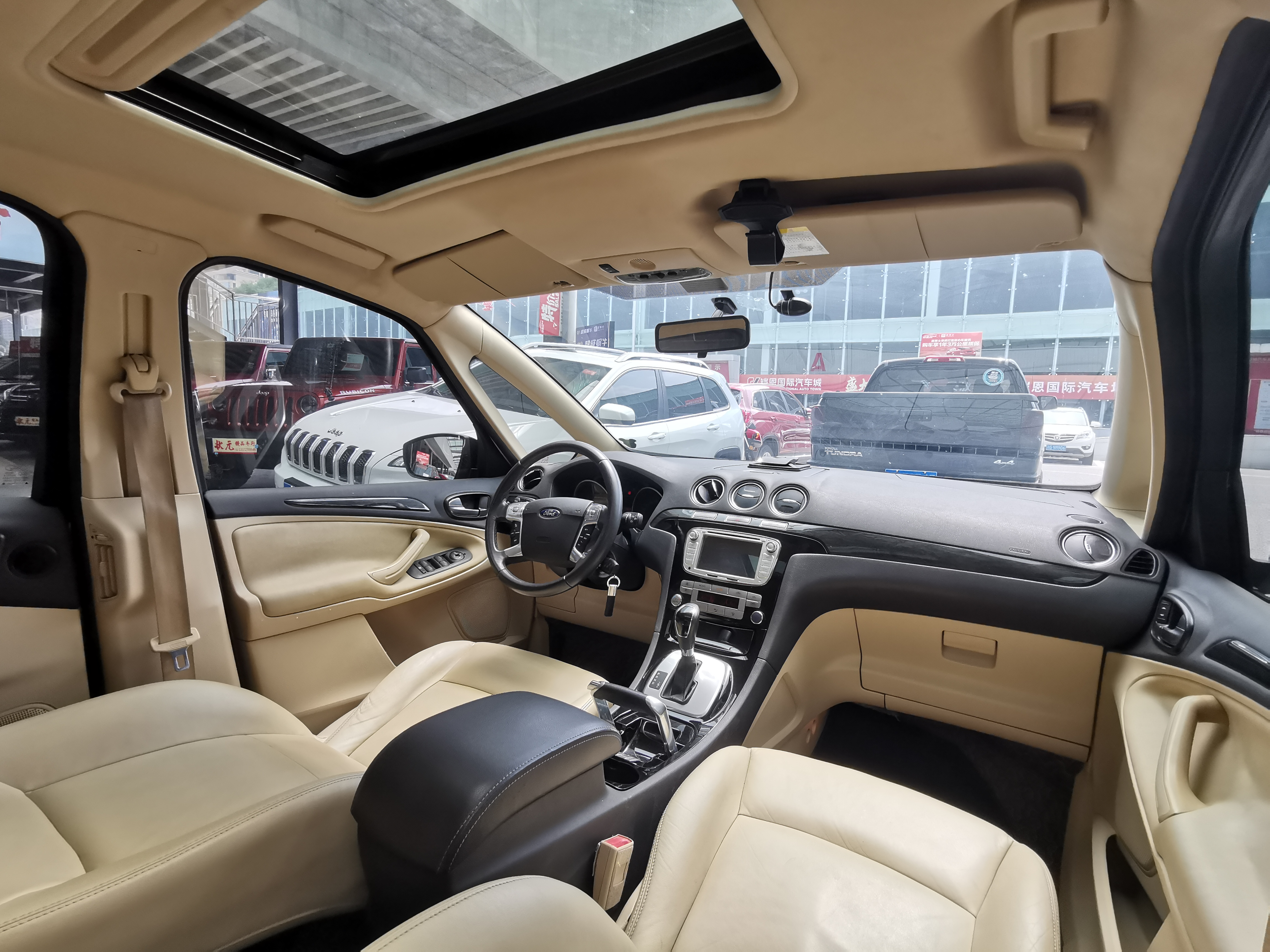 Ford S-MAX 2010 car image #14