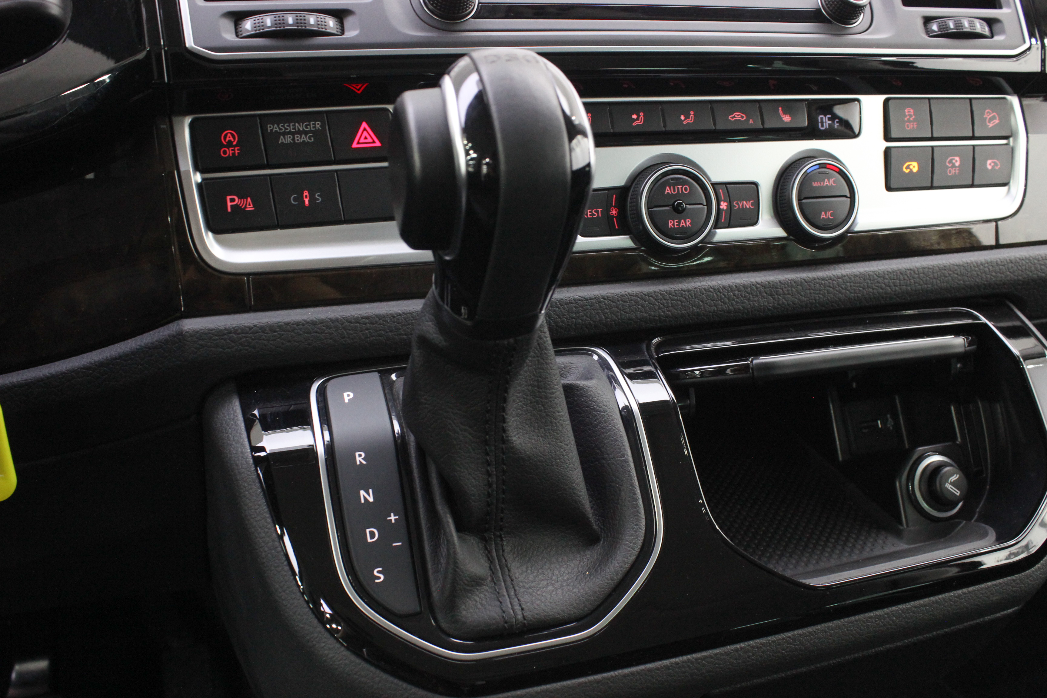 Volkswagen Multivan 2019 #14 Volkswagen Multivan 2019 imagem de carro #14