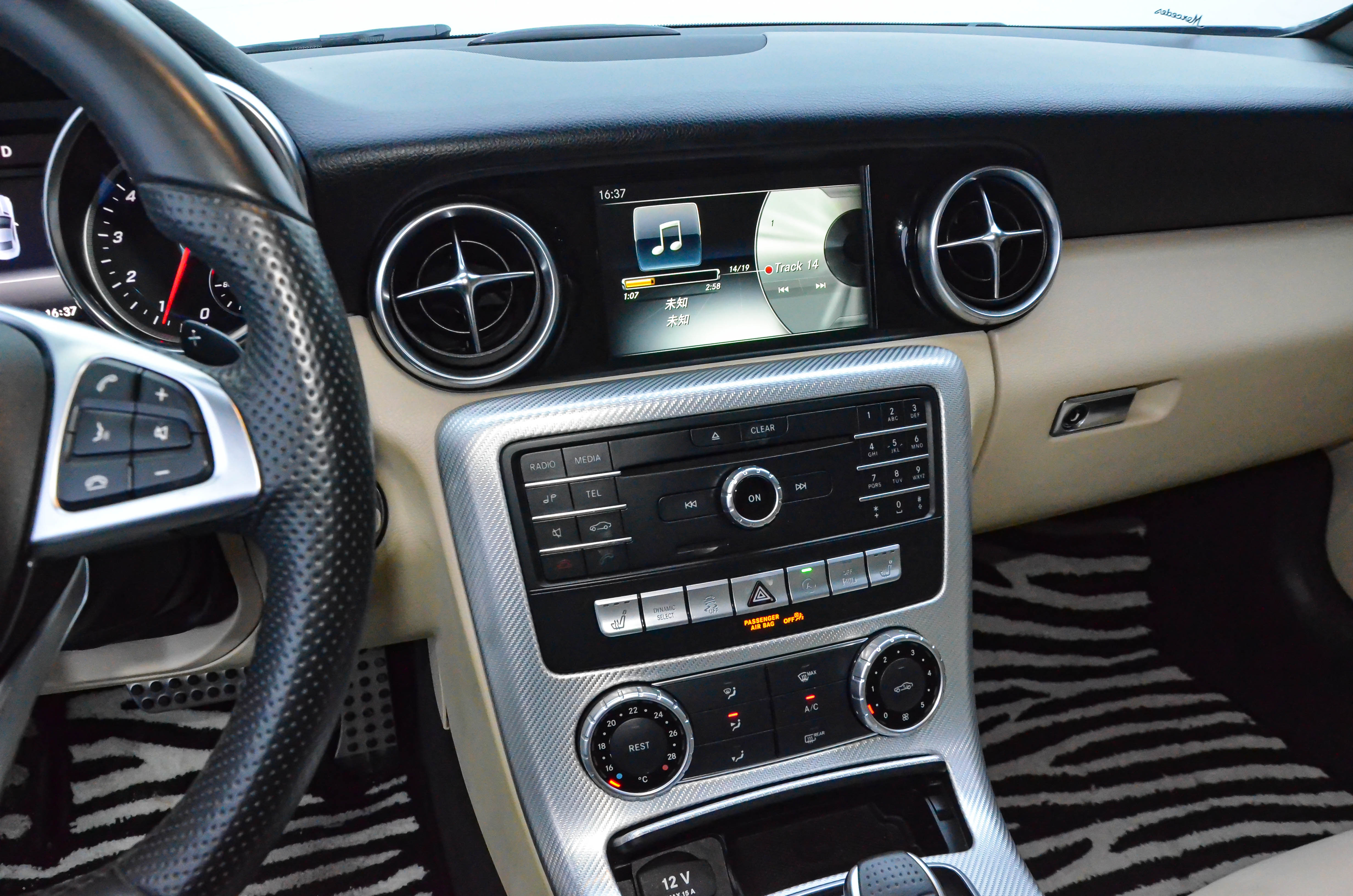 Mercedes-Benz SLC Class 2019 car image #14