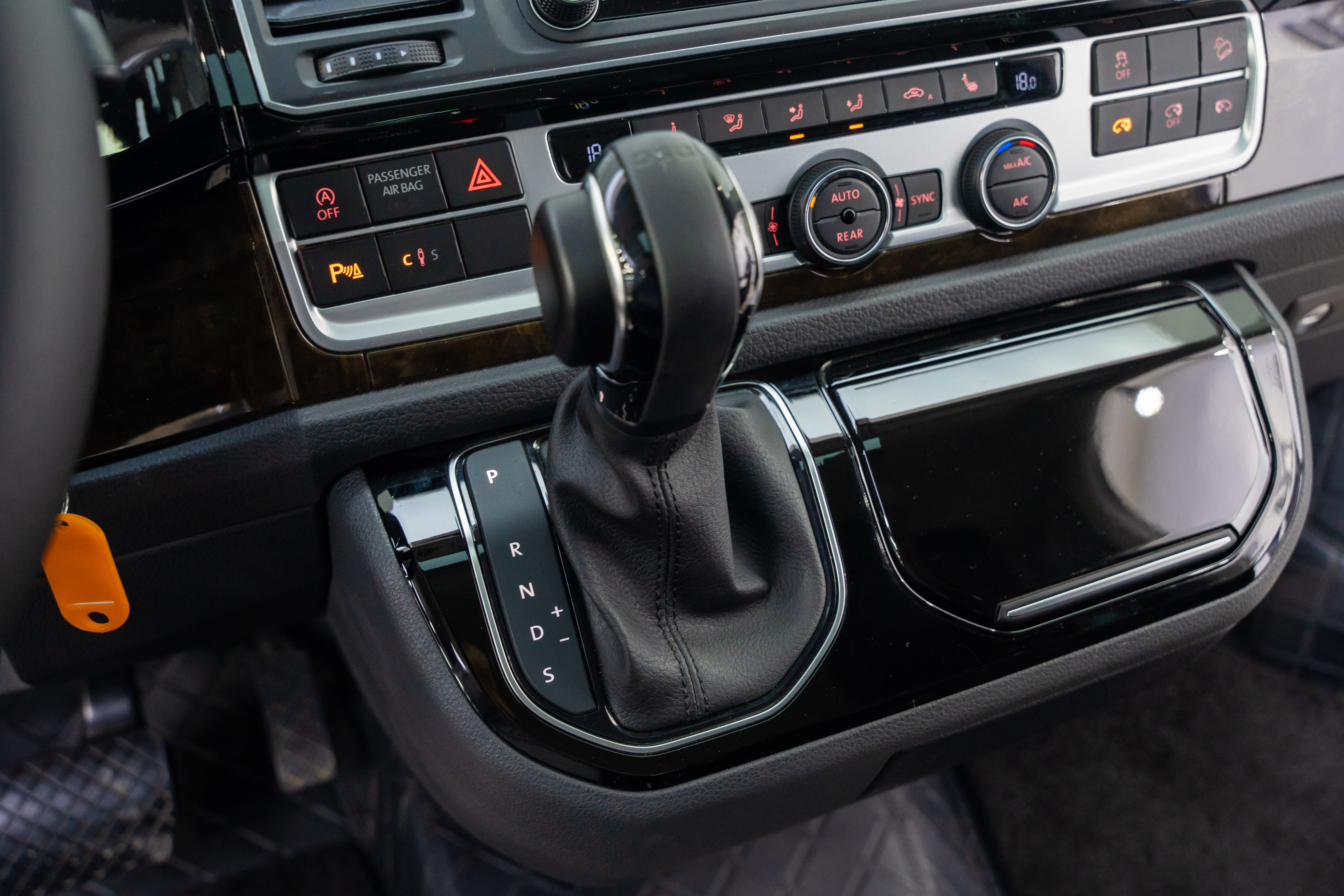 Volkswagen Multivan 2019 #14 Volkswagen Multivan 2019 imagem de carro #14