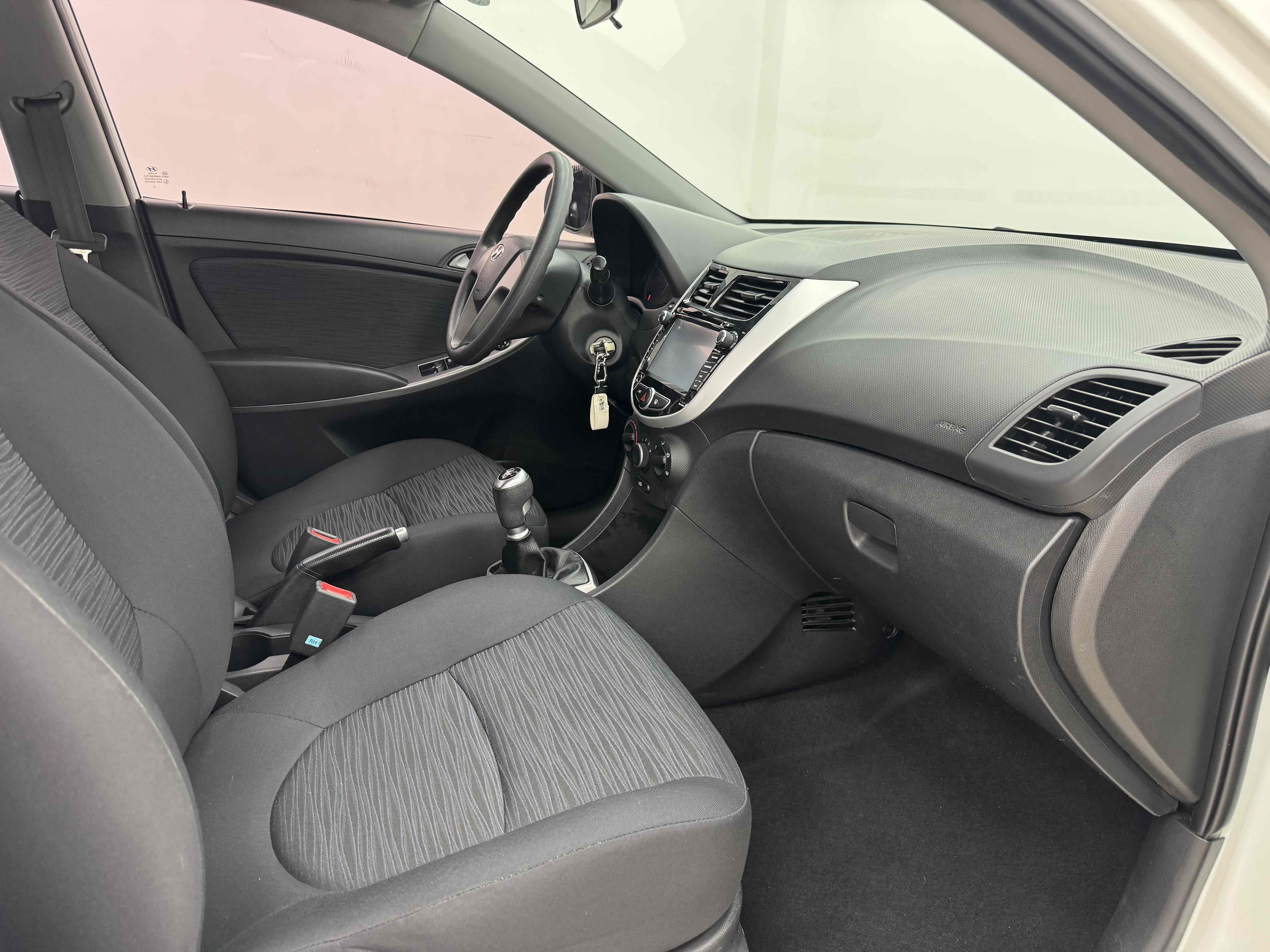 Hyundai Reina Hatchback 2015 #14 Hyundai Reina Hatchback 2015 car image #14