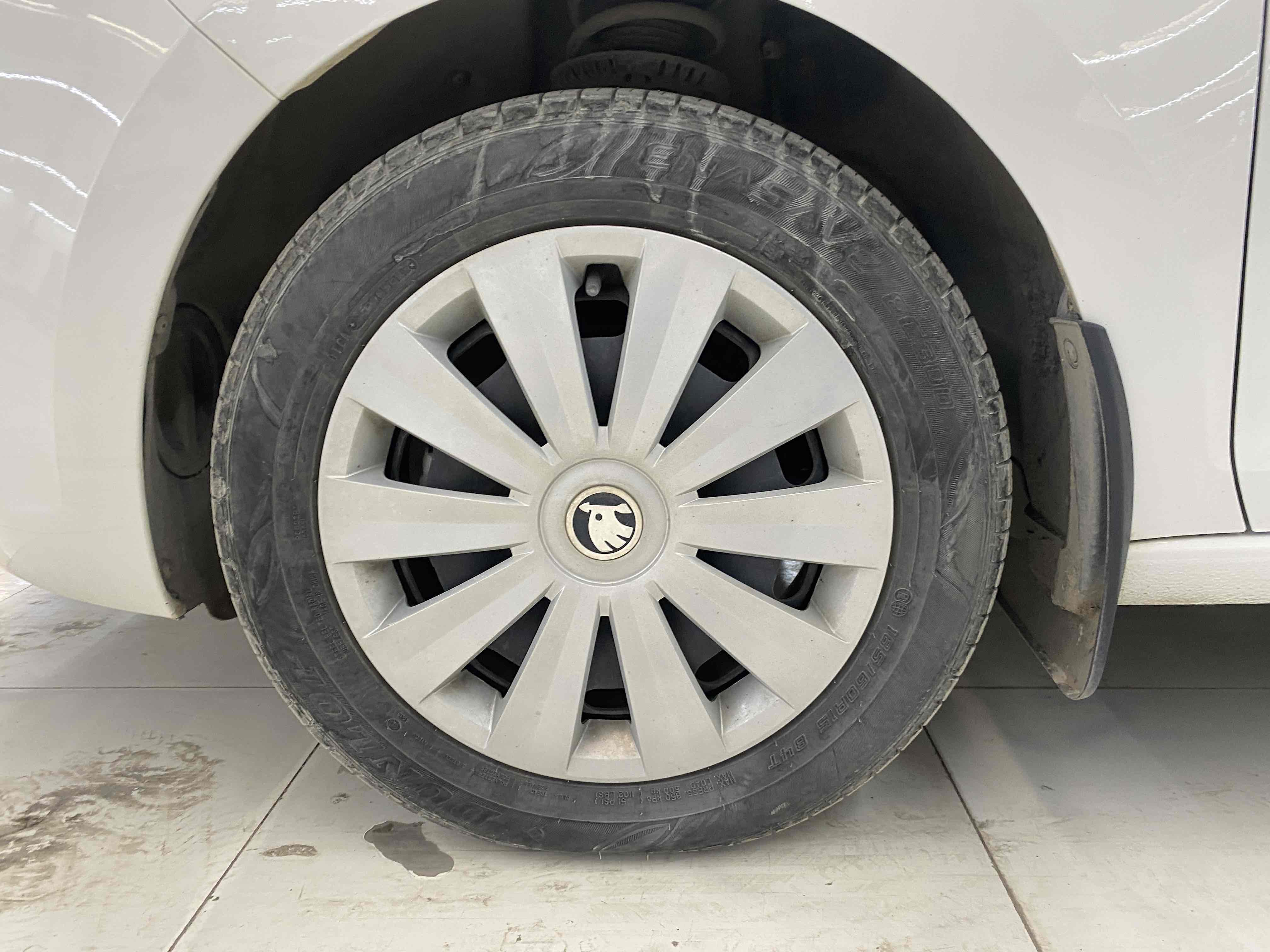 Skoda Rapid Spaceback 2019 car image #14