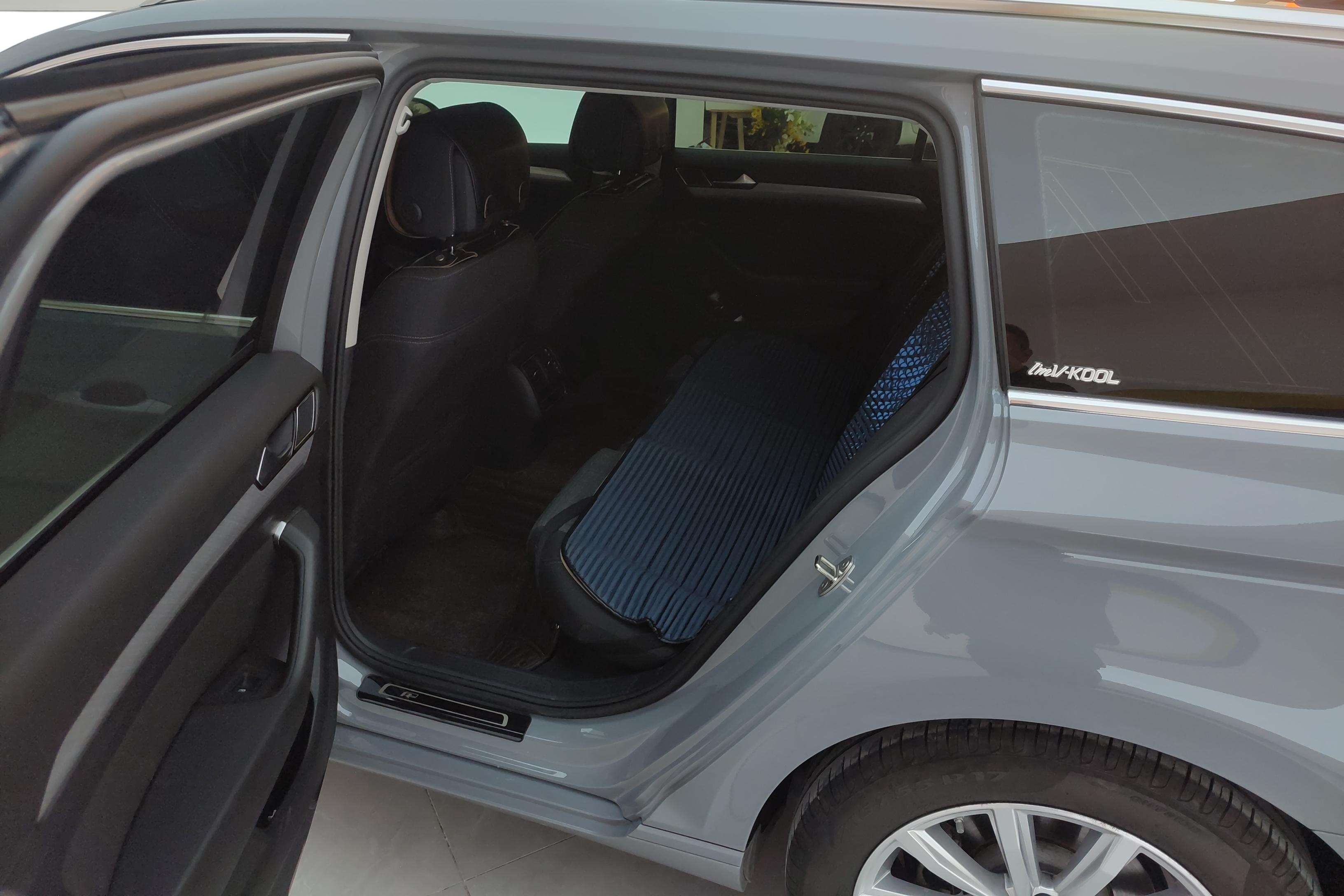 Volkswagen Passat Variant 2022 immagine di auto #14